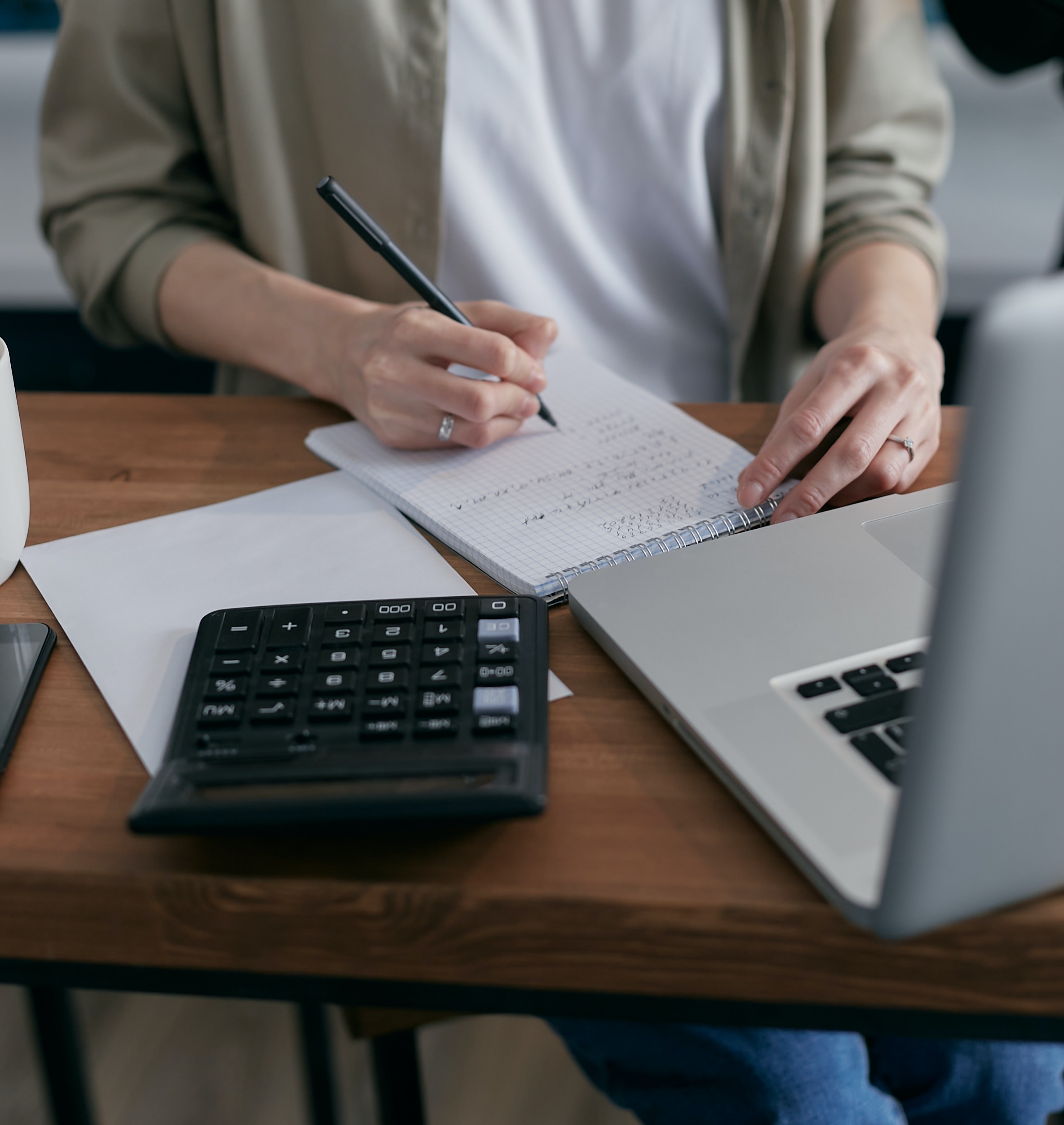 How filing season contributions to 401(k)s and IRAs now can lower your tax bill for last year - Vimarsana News