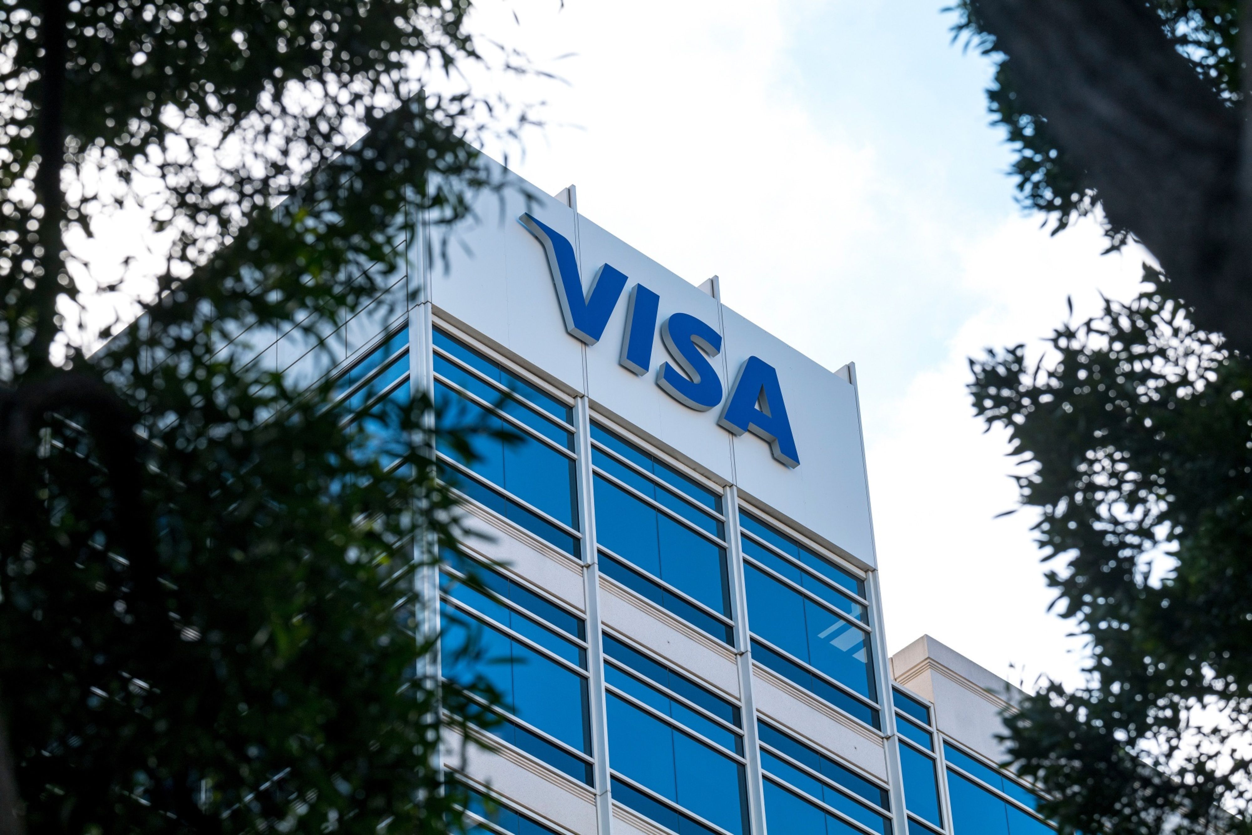 Visa suspends access for some clients as sanctions hit Russia - Vimarsana News