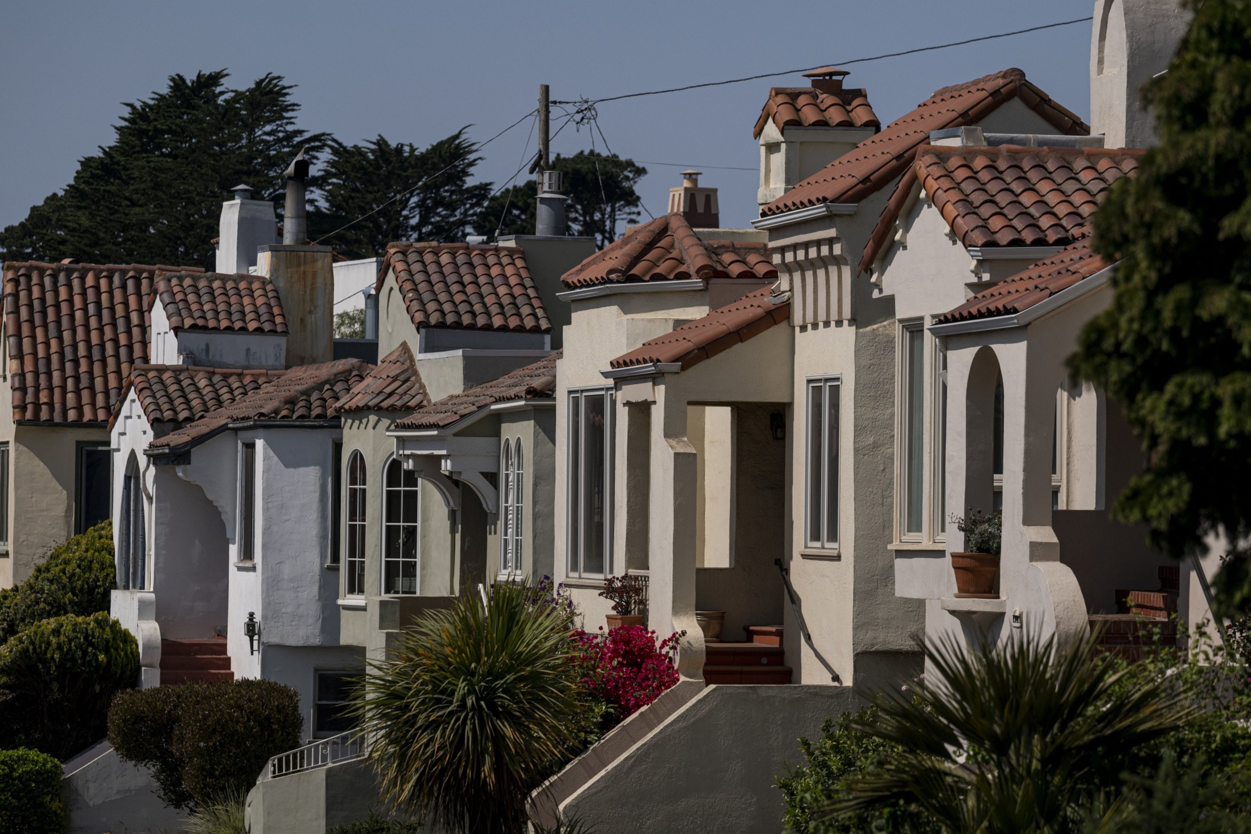 Home prices surged another 21% in April; experts say it's not a bubble - Vimarsana News