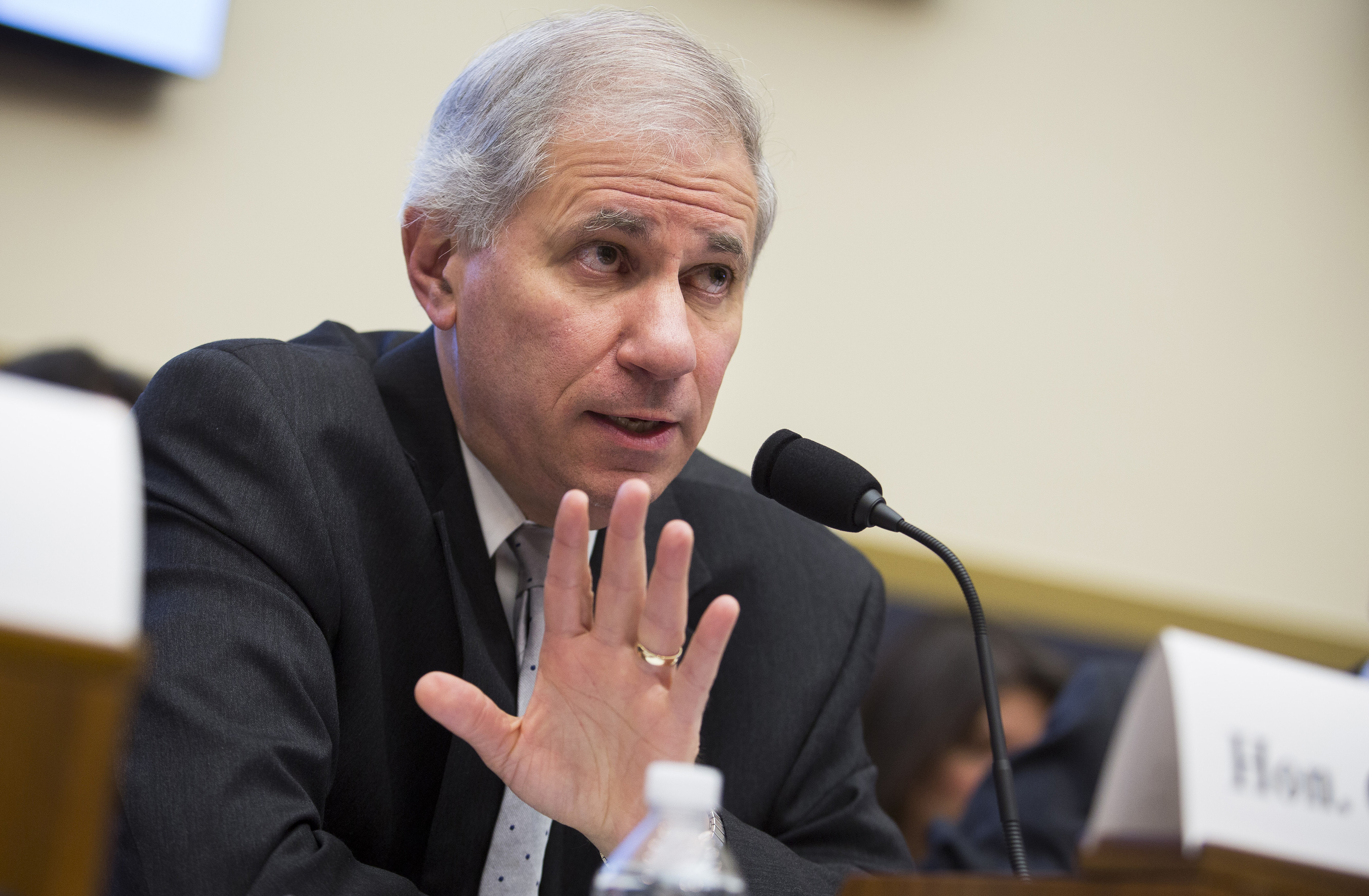 Bank profits fall amid economic uncertainty: FDIC - Vimarsana News