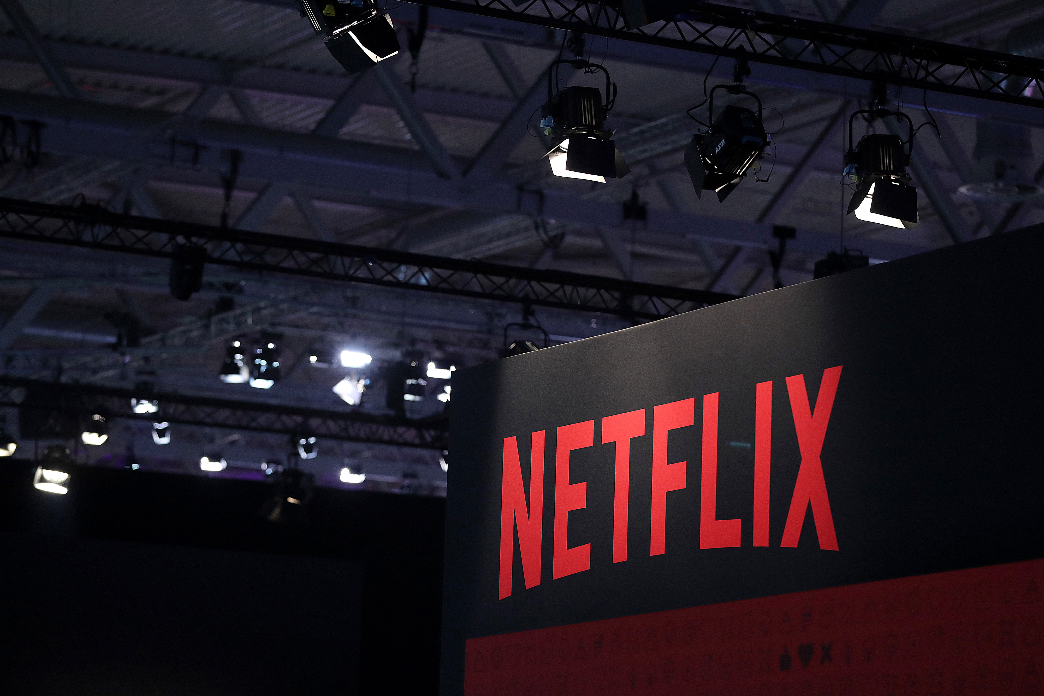 Cities sue streamers like Netflix and Hulu for franchise fees - Vimarsana News