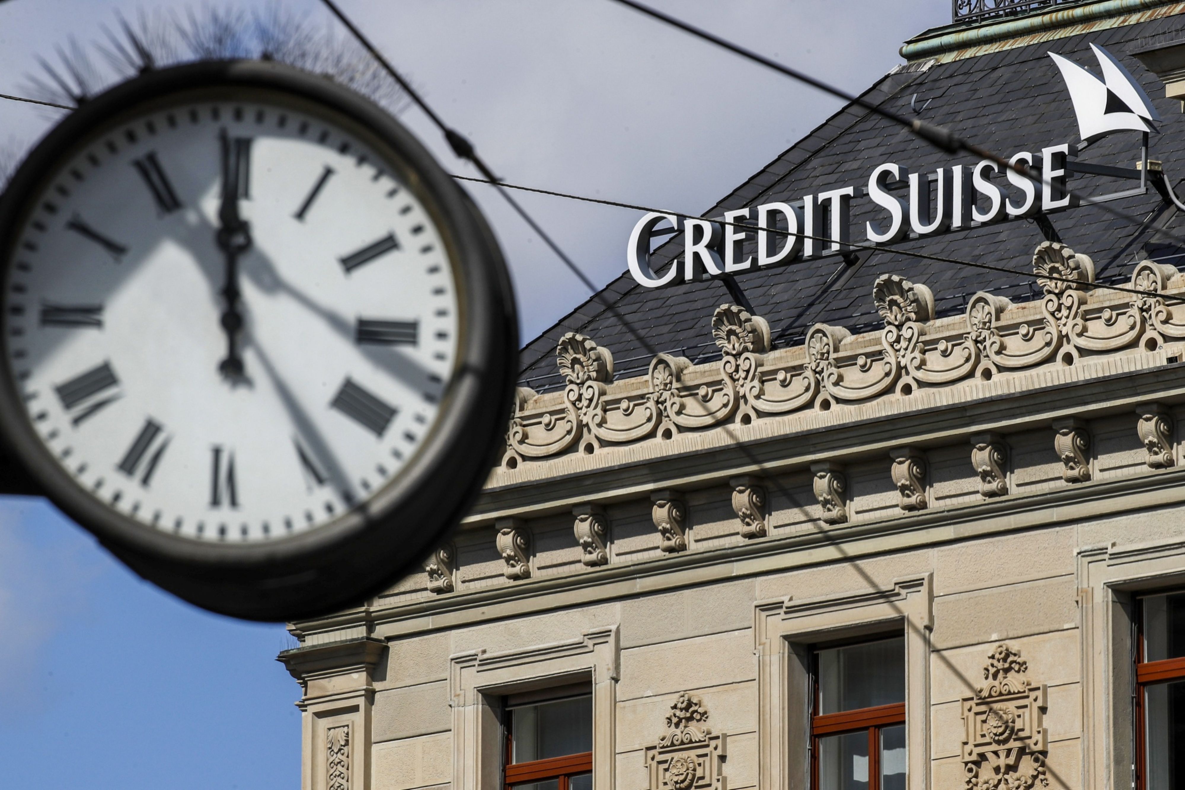 Credit Suisse contests $1.3 million award to ex-advisor - Vimarsana News
