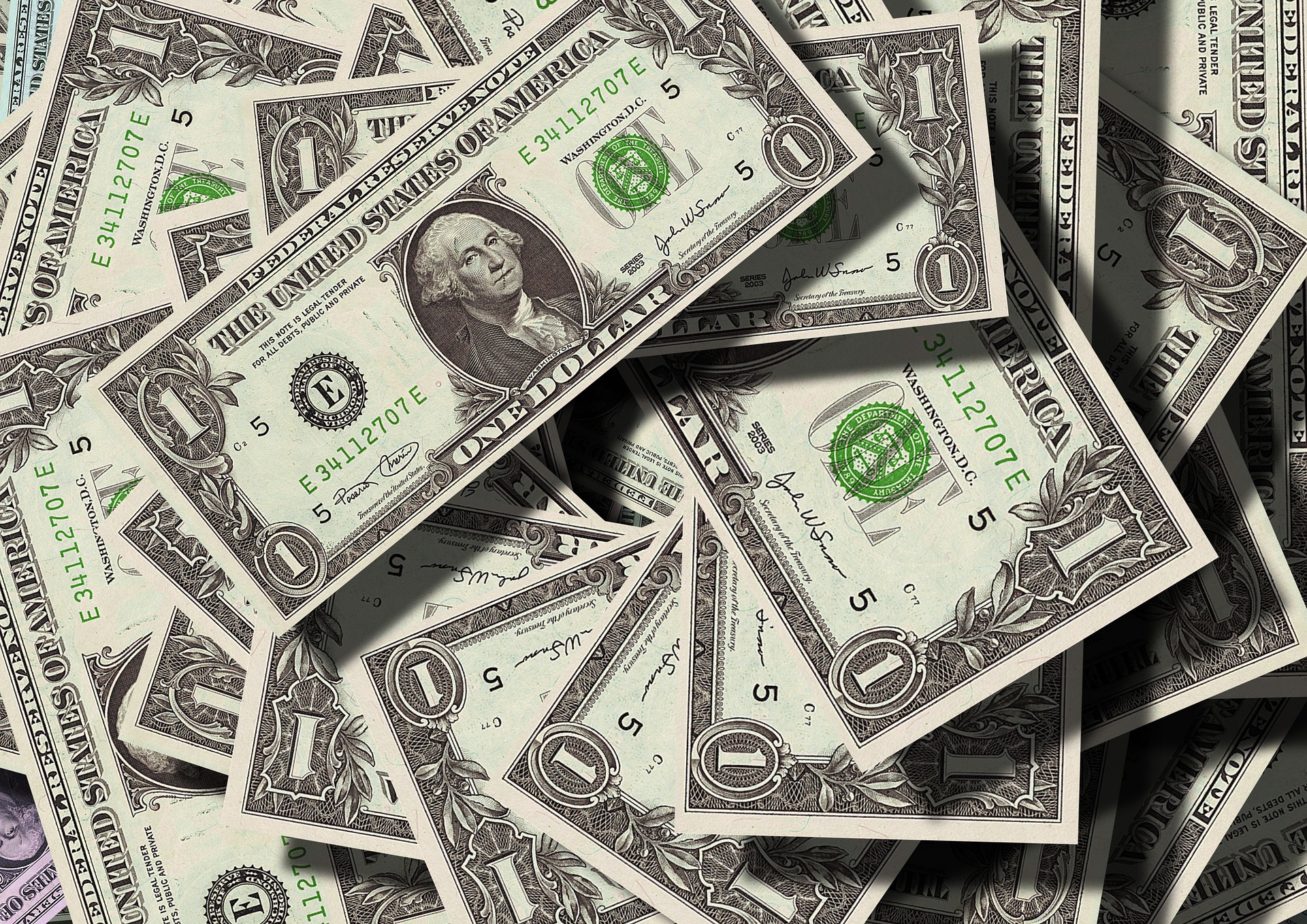Wary of bank stability, investors shovel huge dollars into money market funds - Vimarsana News