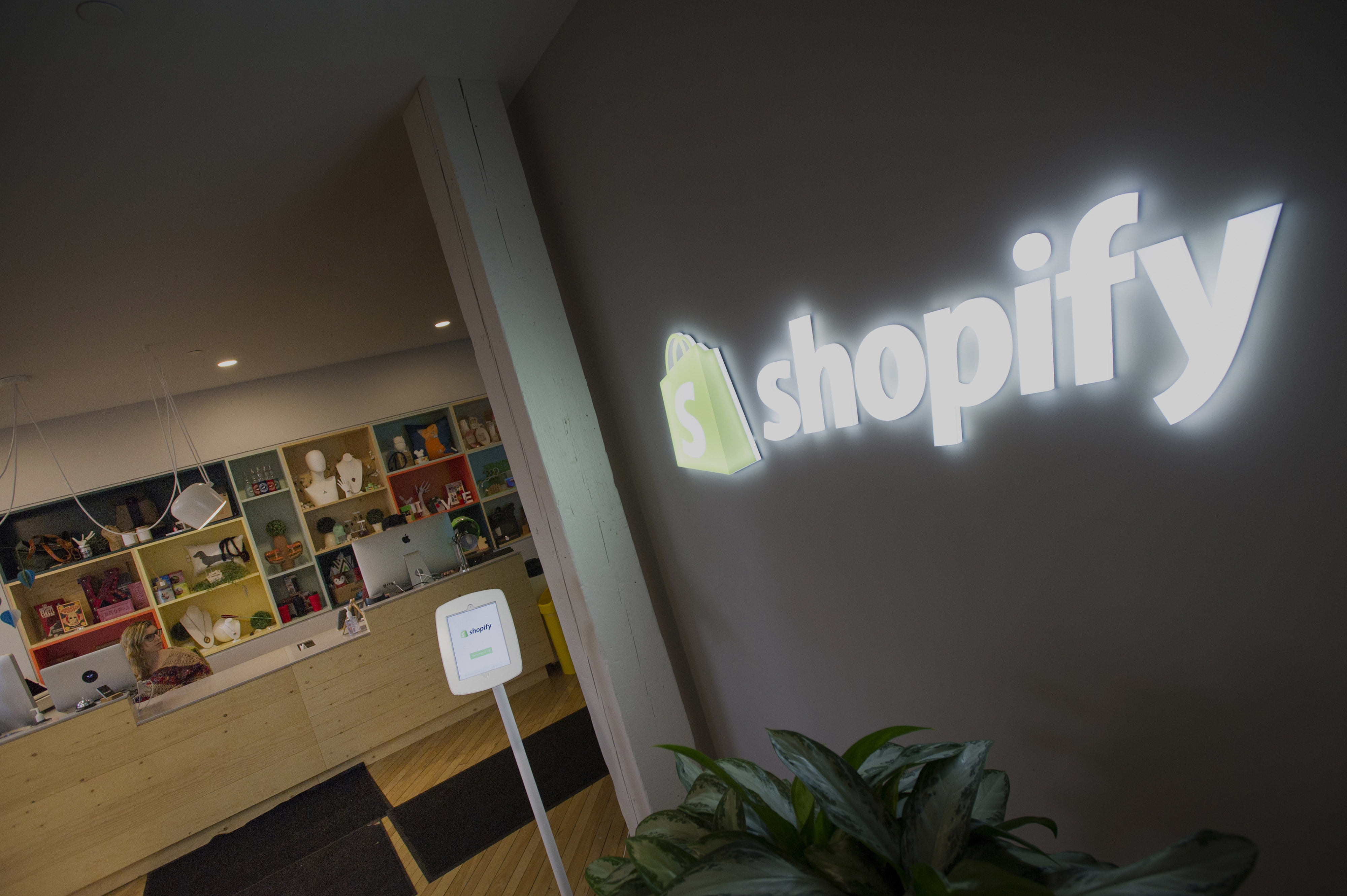 Shopify's payment app spreads; ECB may cap digital currency accounts - Vimarsana News