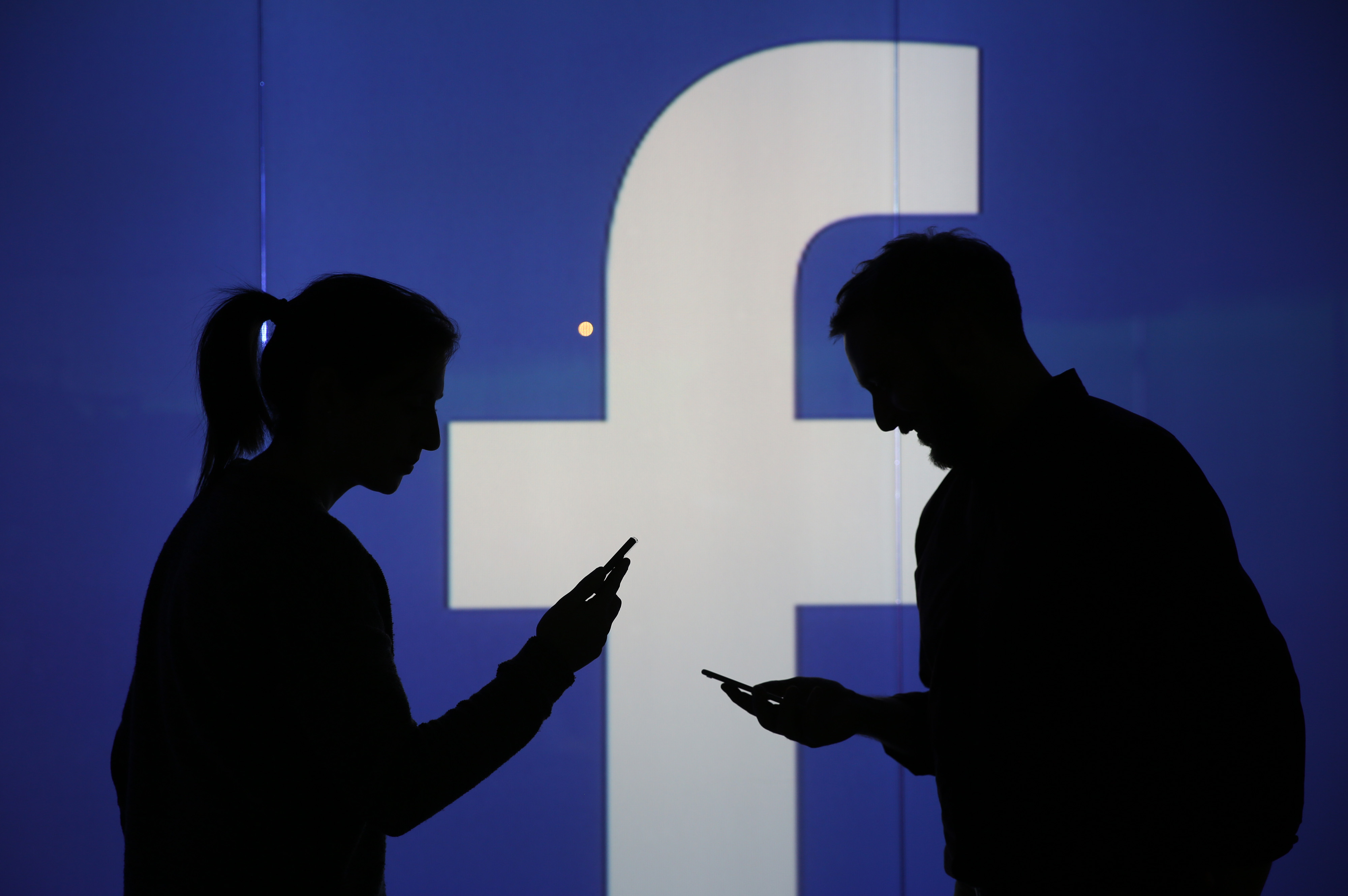 Facebook's digital wallet raises privacy concerns - Vimarsana News