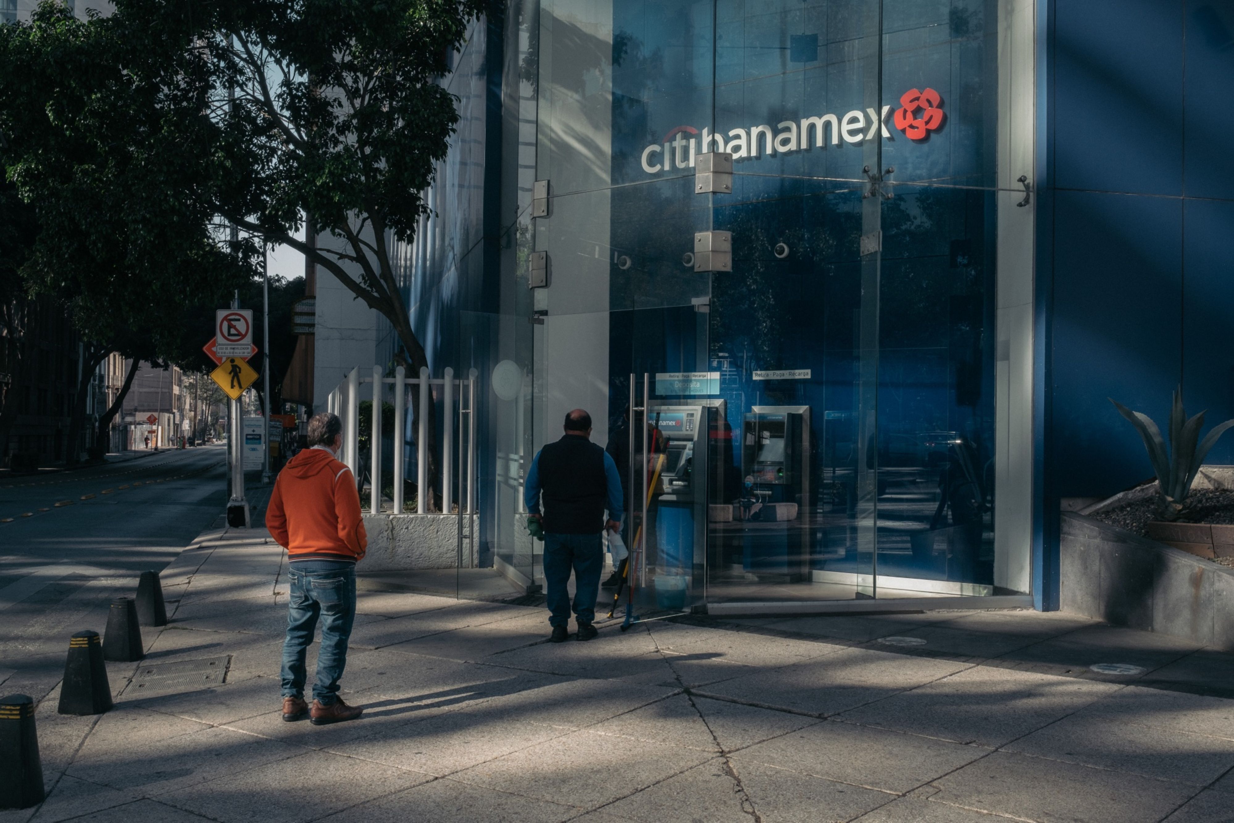 Apollo-backed Banamex bidder seeks $2 billion from HSBC, BofA - Vimarsana News