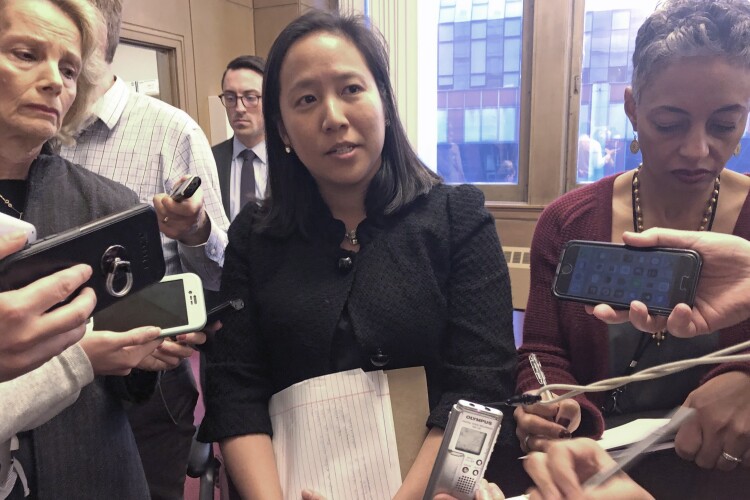 Chicago wraps up $1.45B refinancing for budget relief amid UST headwinds - Vimarsana News