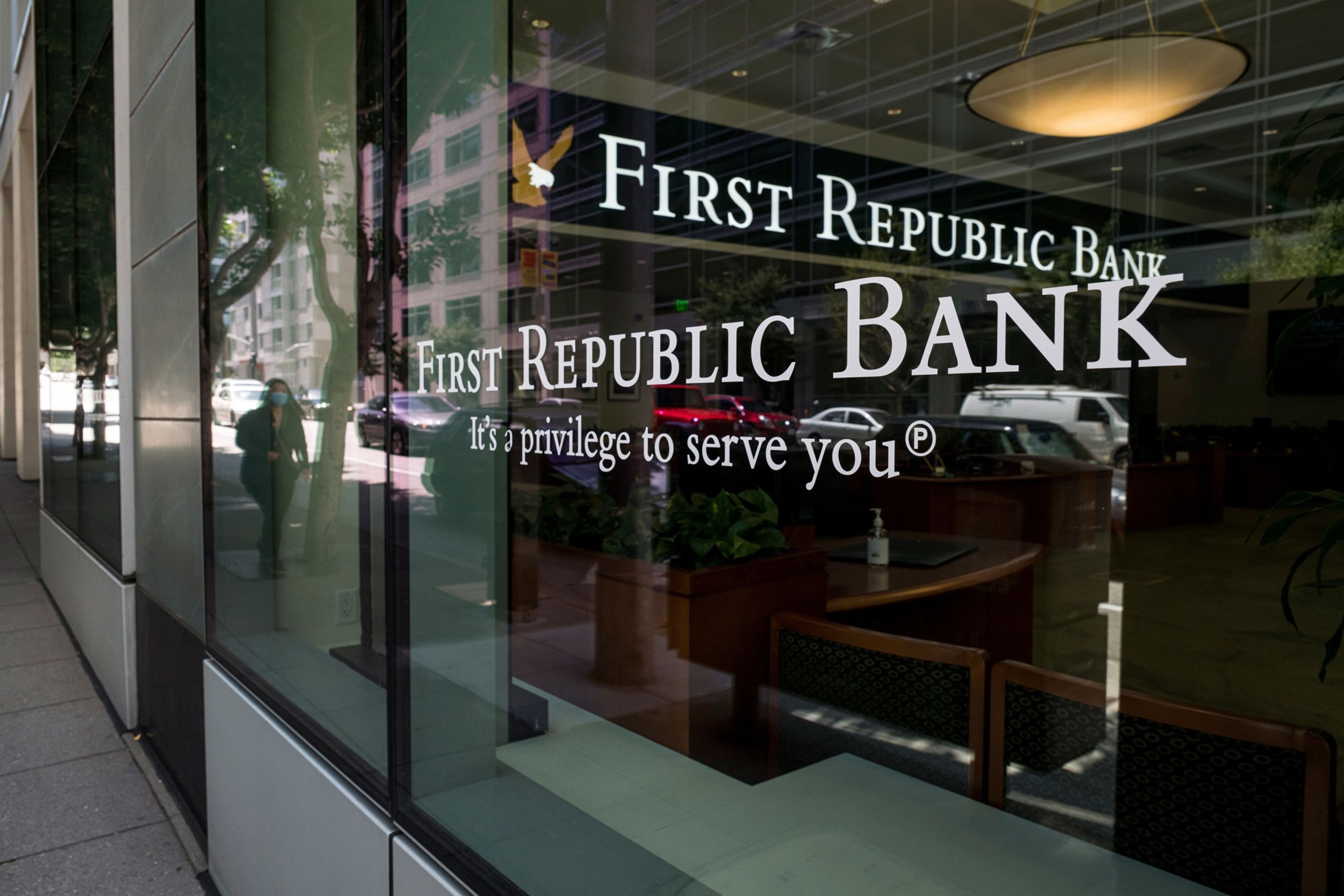 Clients bolting First Republic test wealth advisors' staying power - Vimarsana News