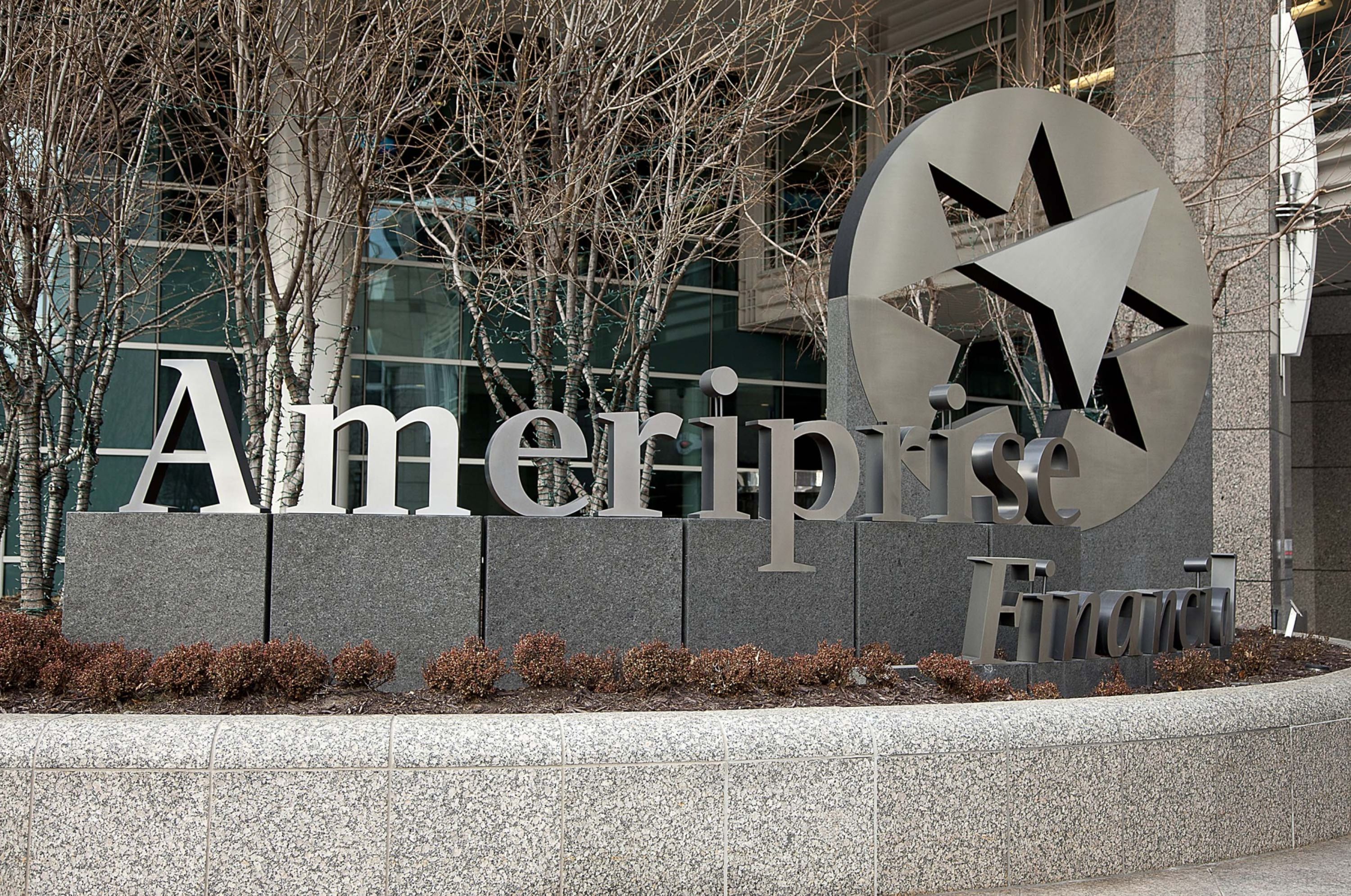 Ex-Ameriprise advisor Arthur S. Hoffman charged with fraud - Vimarsana News