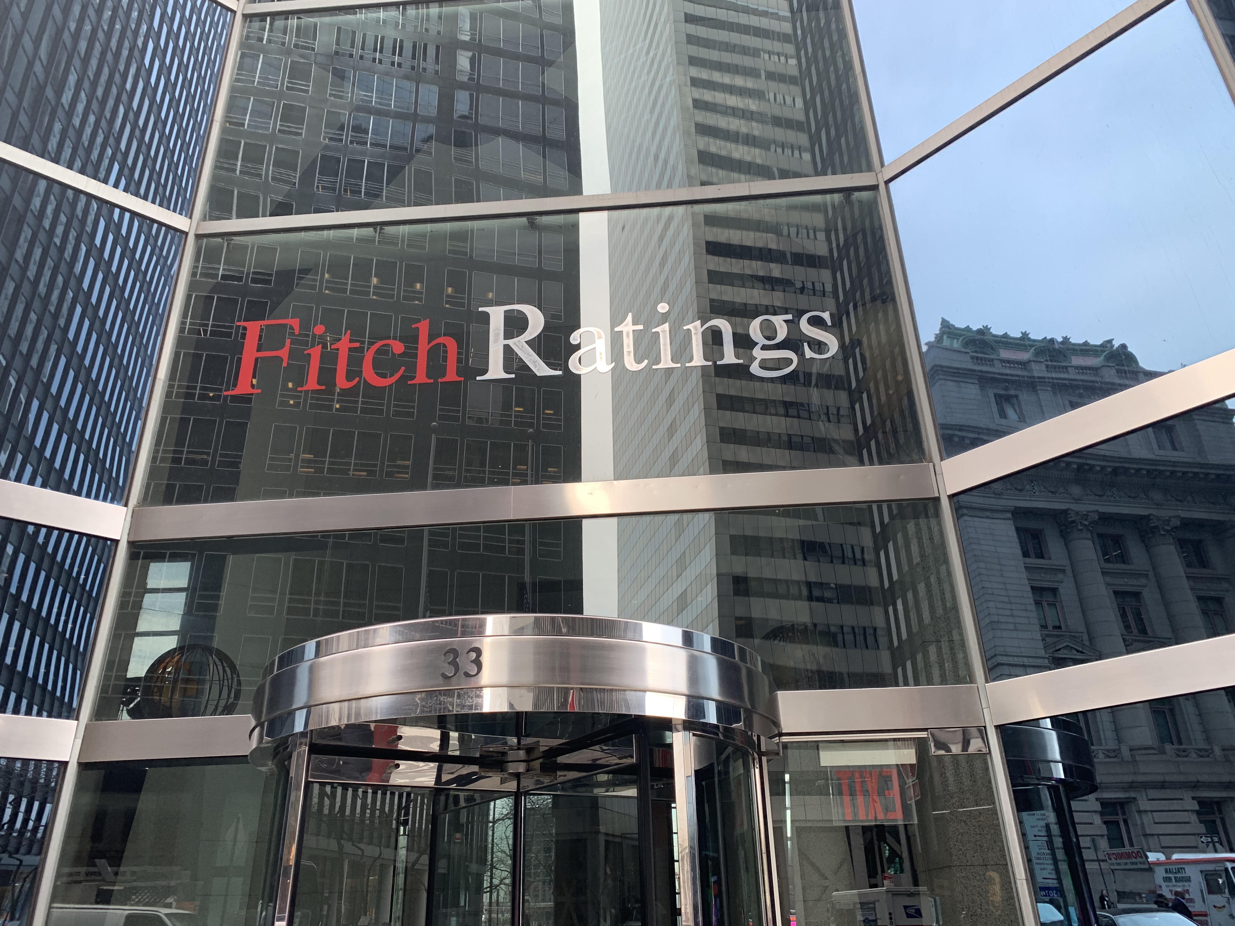 Fitch hands negative outlooks to Los Angeles, Long Beach - Vimarsana News