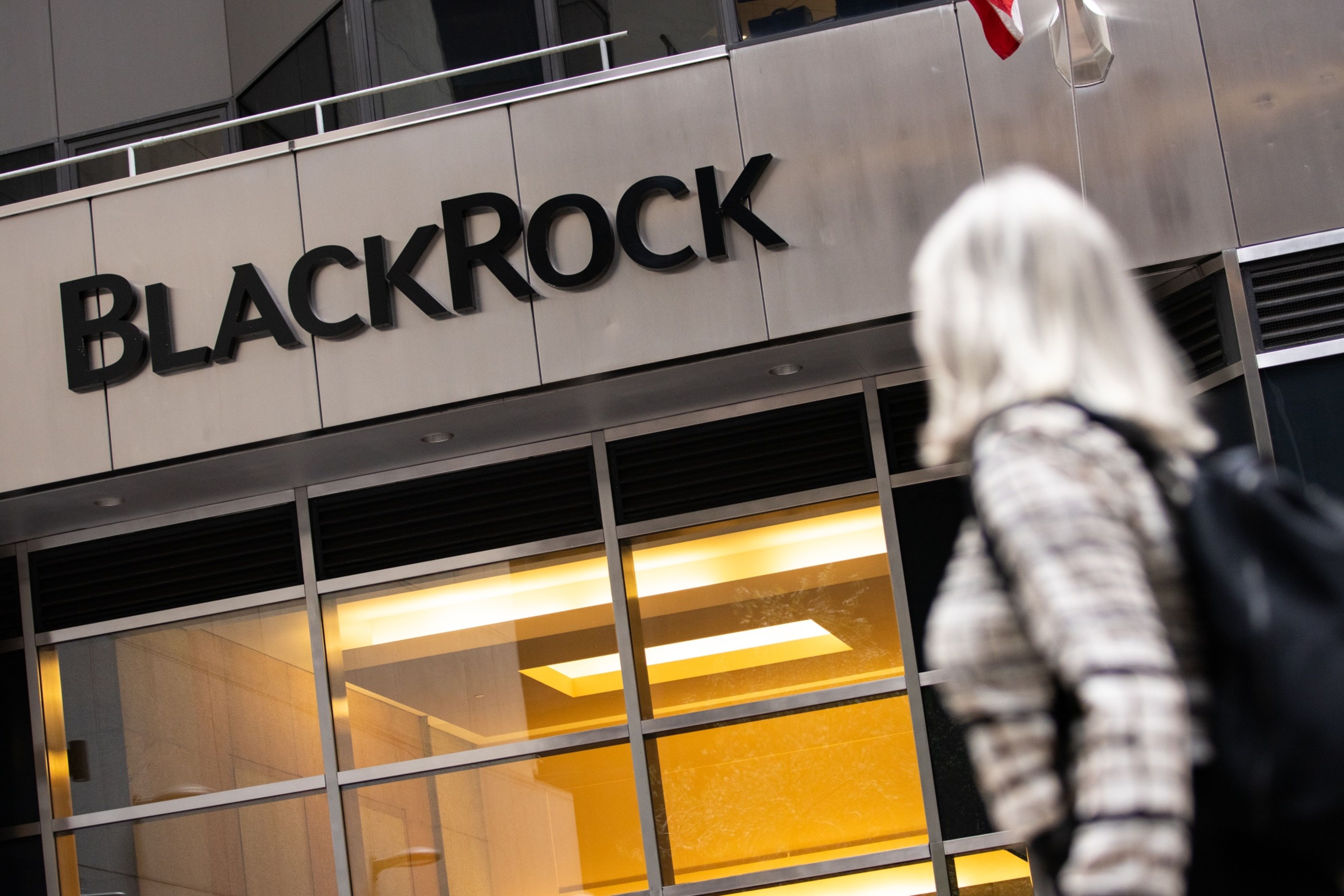BlackRock, Fidelity back Circle in $400 million funding round - Vimarsana News