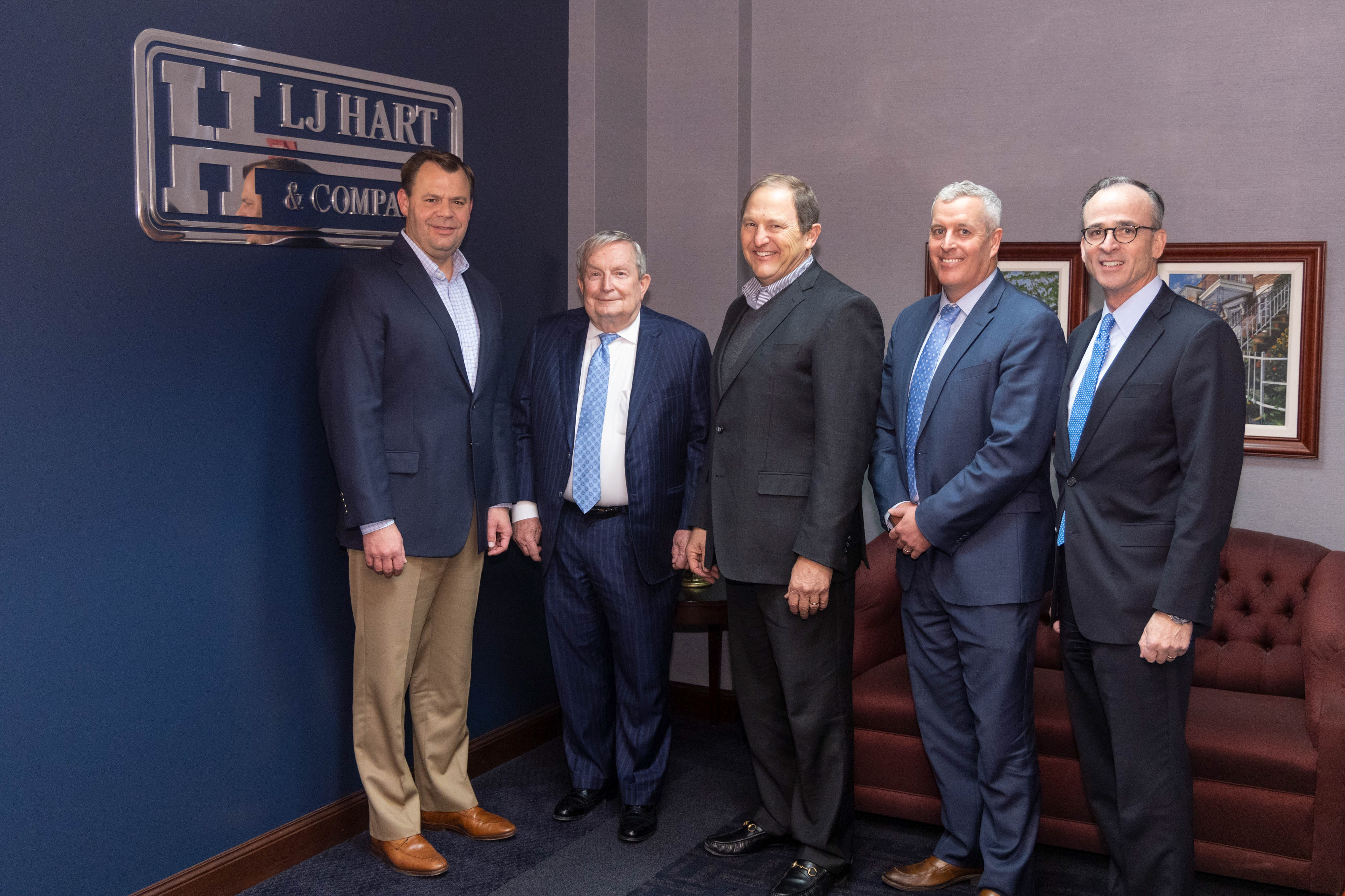 Commerce Bank to acquire muni firm L.J. Hart - Vimarsana News
