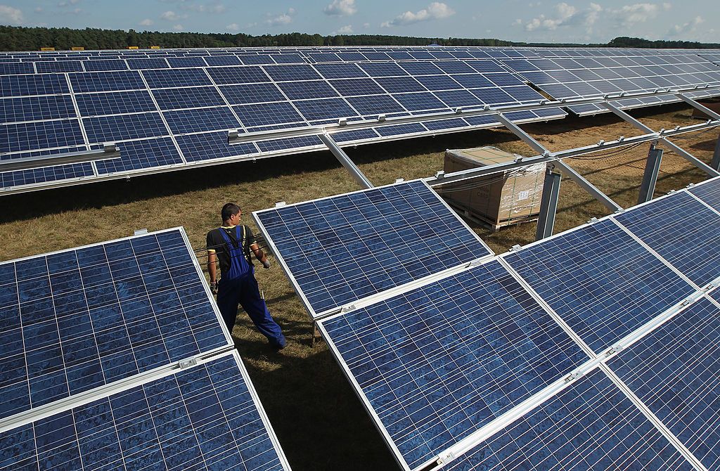 Green lending tops fossil fuel as big oil gets cash elsewhere - Vimarsana News