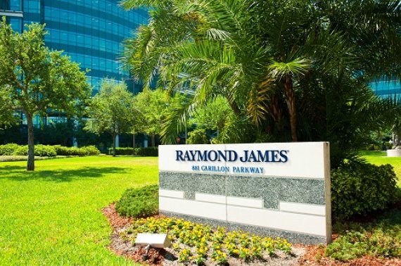 Raymond James lures Merrill Lynch financial advisor team with $375 million in assets - Vimarsana News