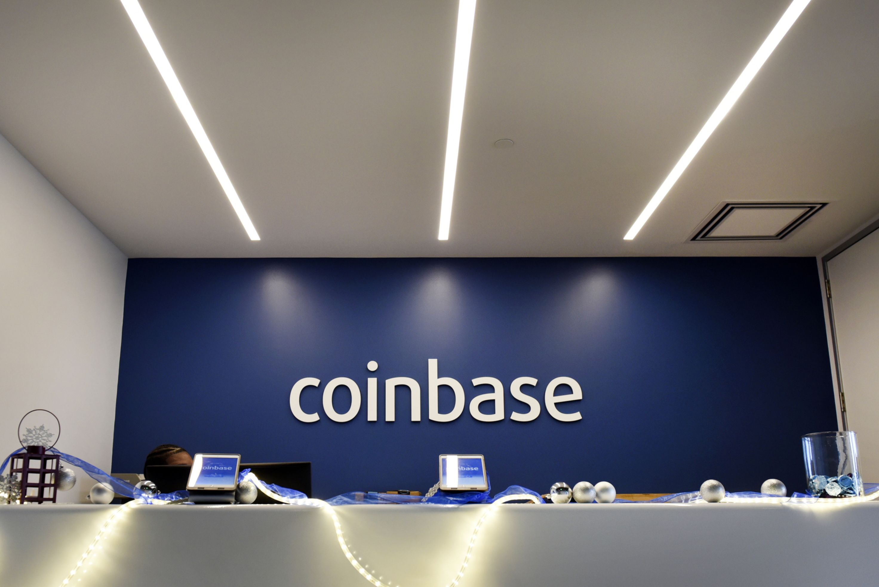 Coinbase manager pleads guilty to insider trading on tokens - Vimarsana News
