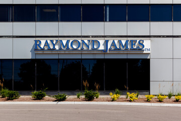 Raymond James seeking client dollars idling in banks - Vimarsana News
