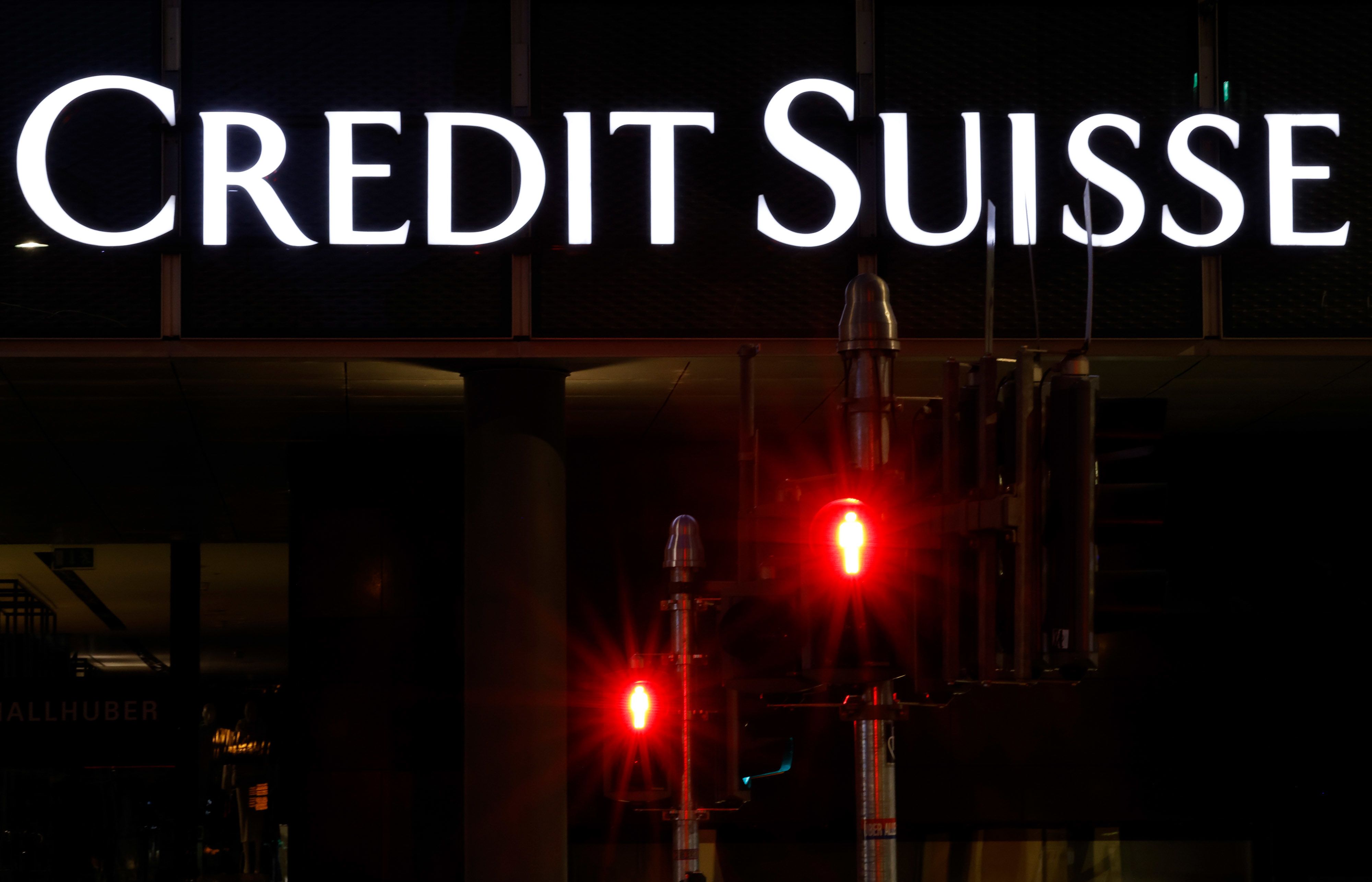 Credit Suisse to extend global job cuts to wealth next week - Vimarsana News