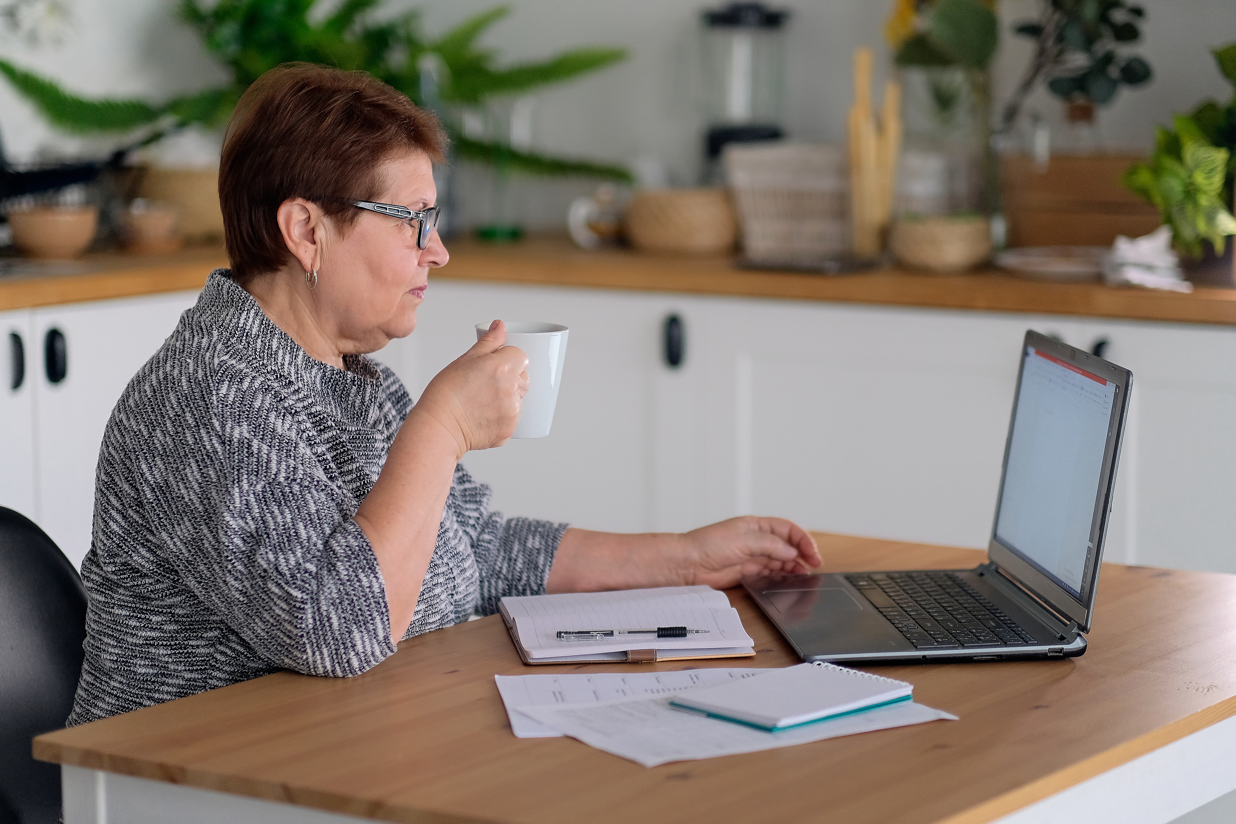 Retirees expect to pick up a part-time job to make ends meet | EBA - Vimarsana News