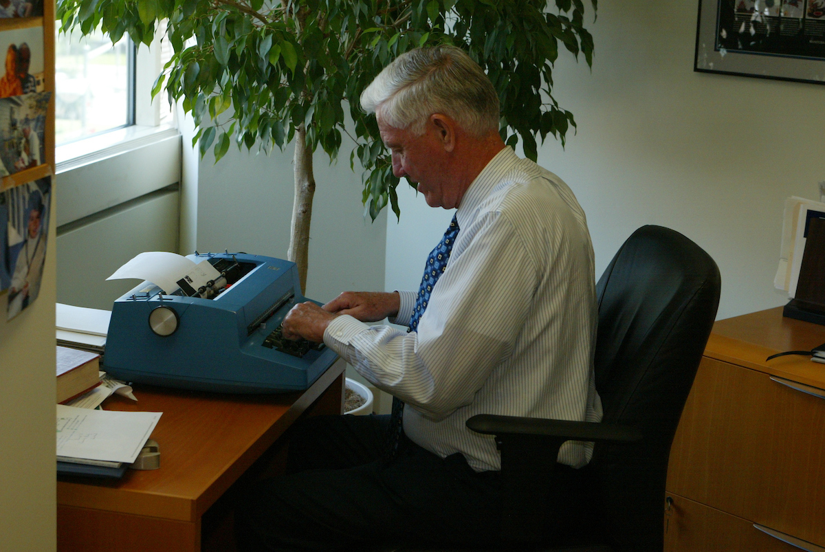 Community bankers mourn loss of legendary ICBA boss Ken Guenther - Vimarsana News