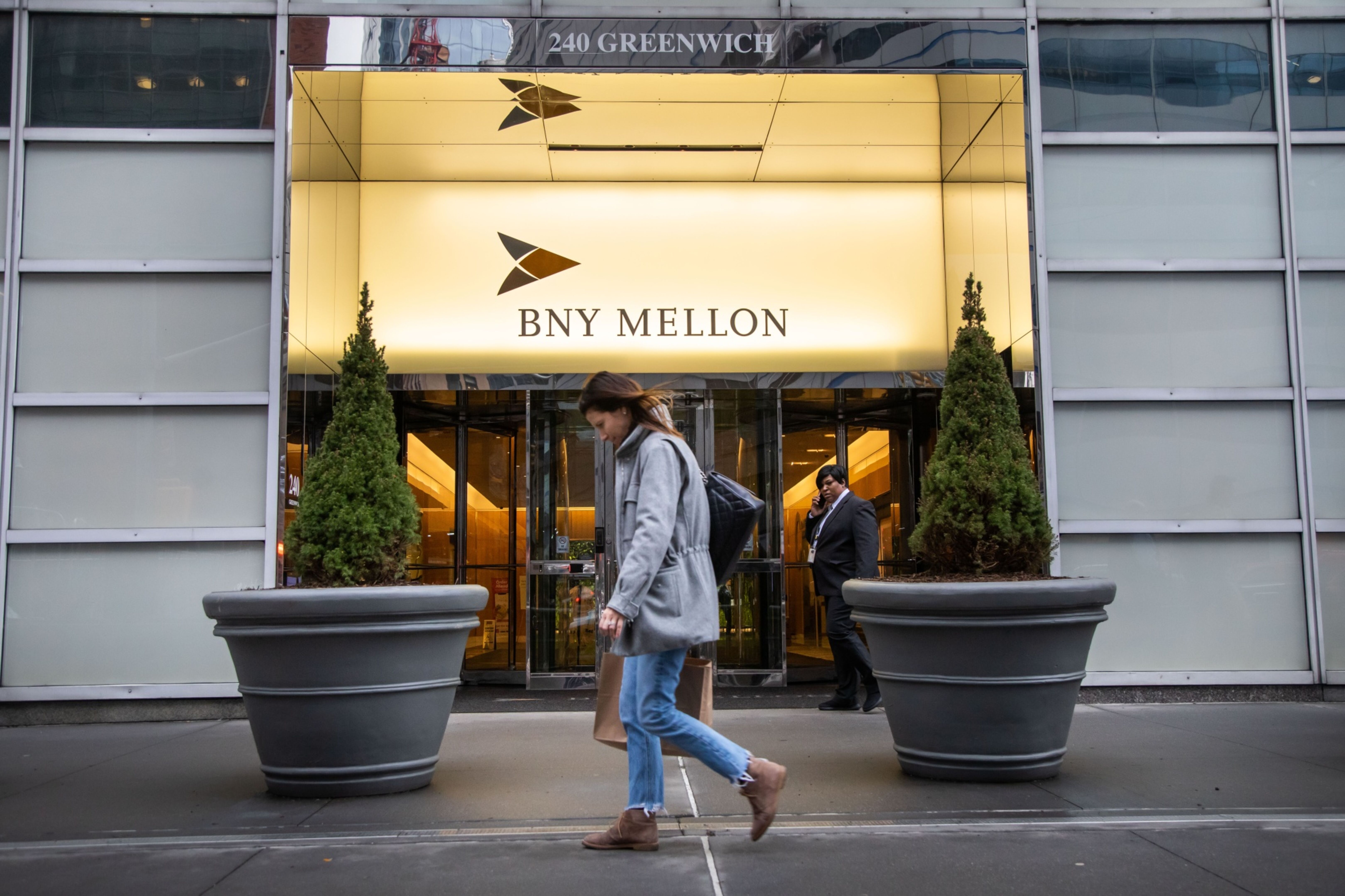 Sticky deposits bolster BNY Mellon's rosy net interest income forecast - Vimarsana News