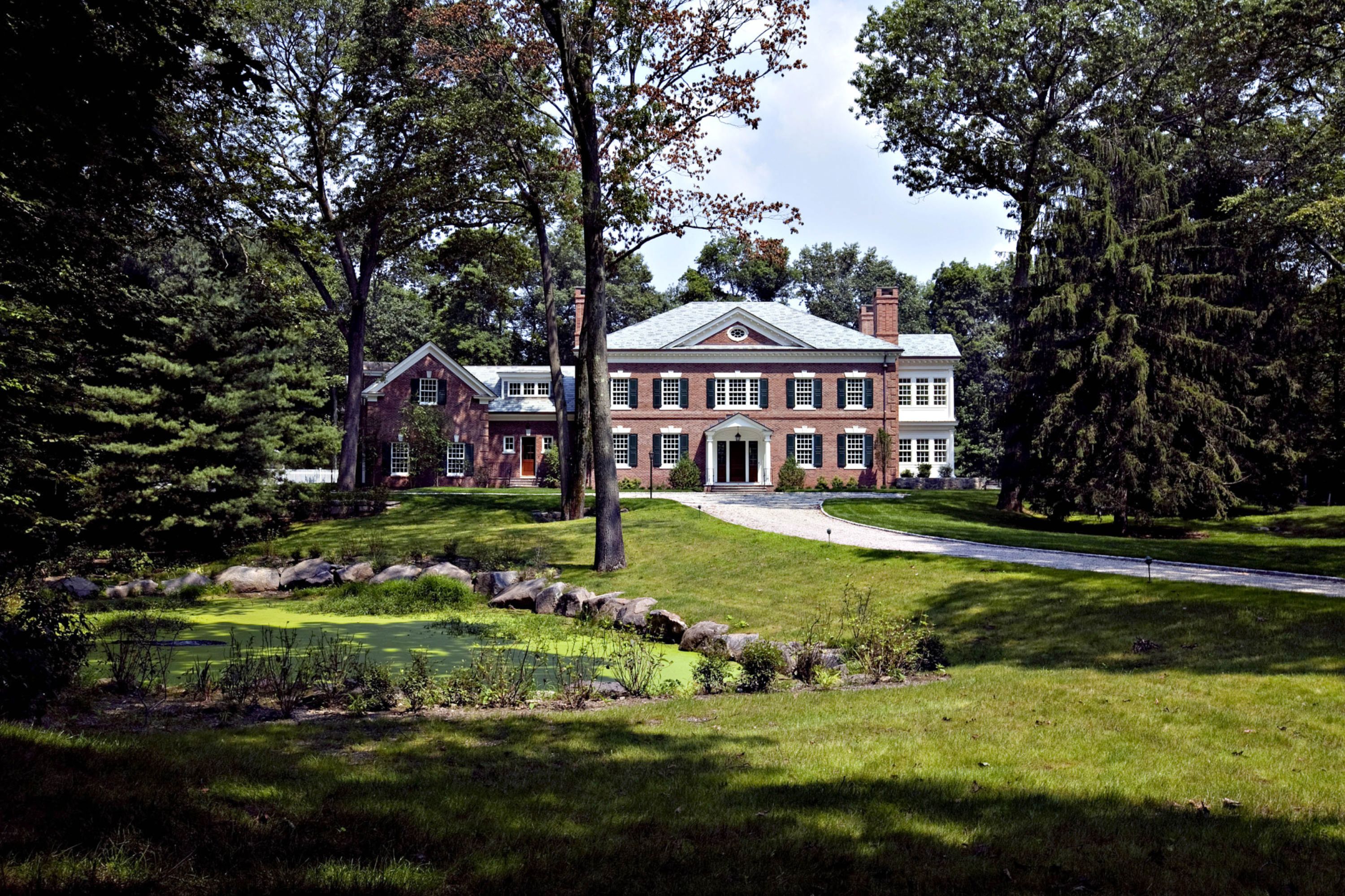 Million-dollar home listings dry up for wealthy suburban buyers - Vimarsana News