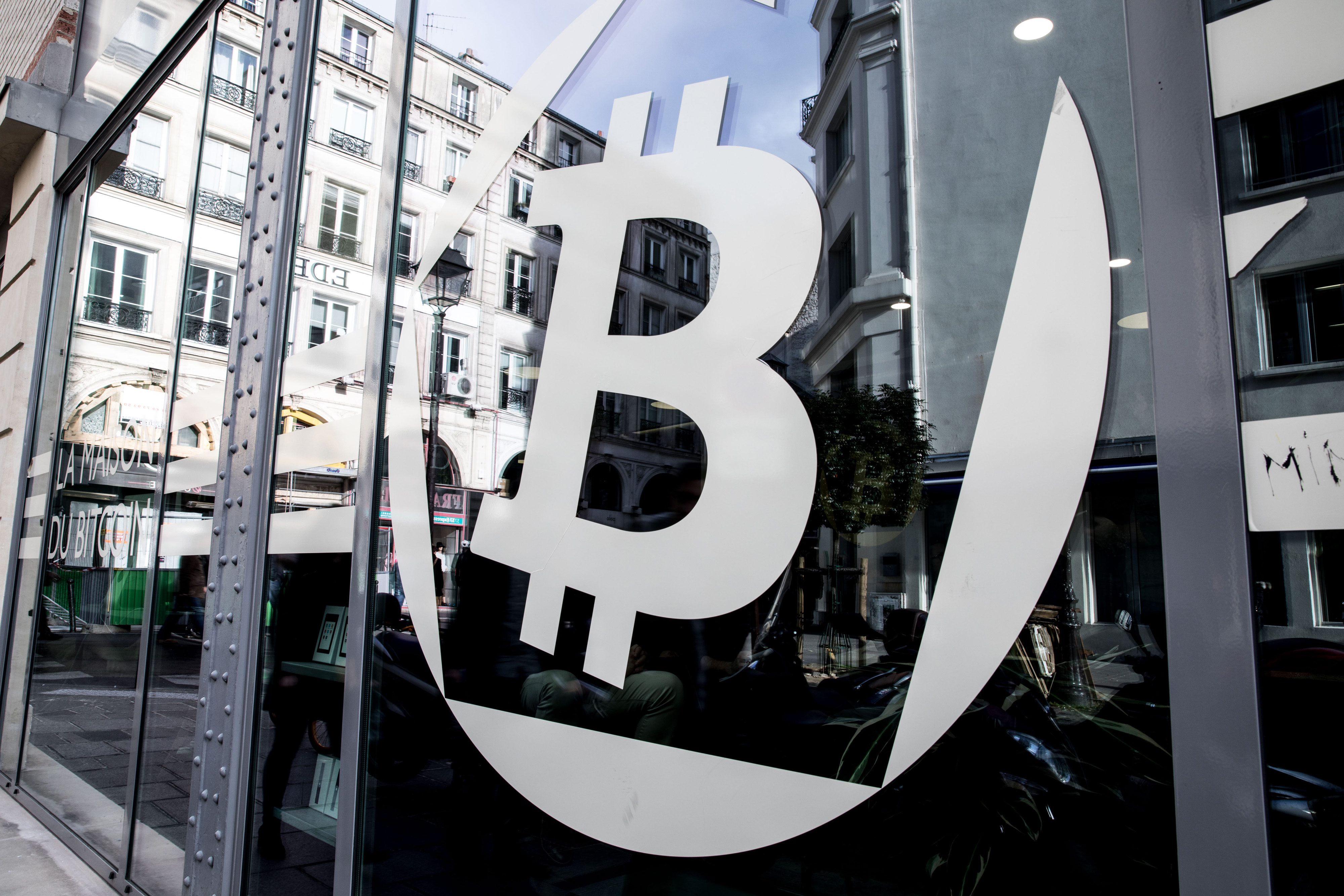 how advisors protect clients from crypto crashes - Vimarsana News