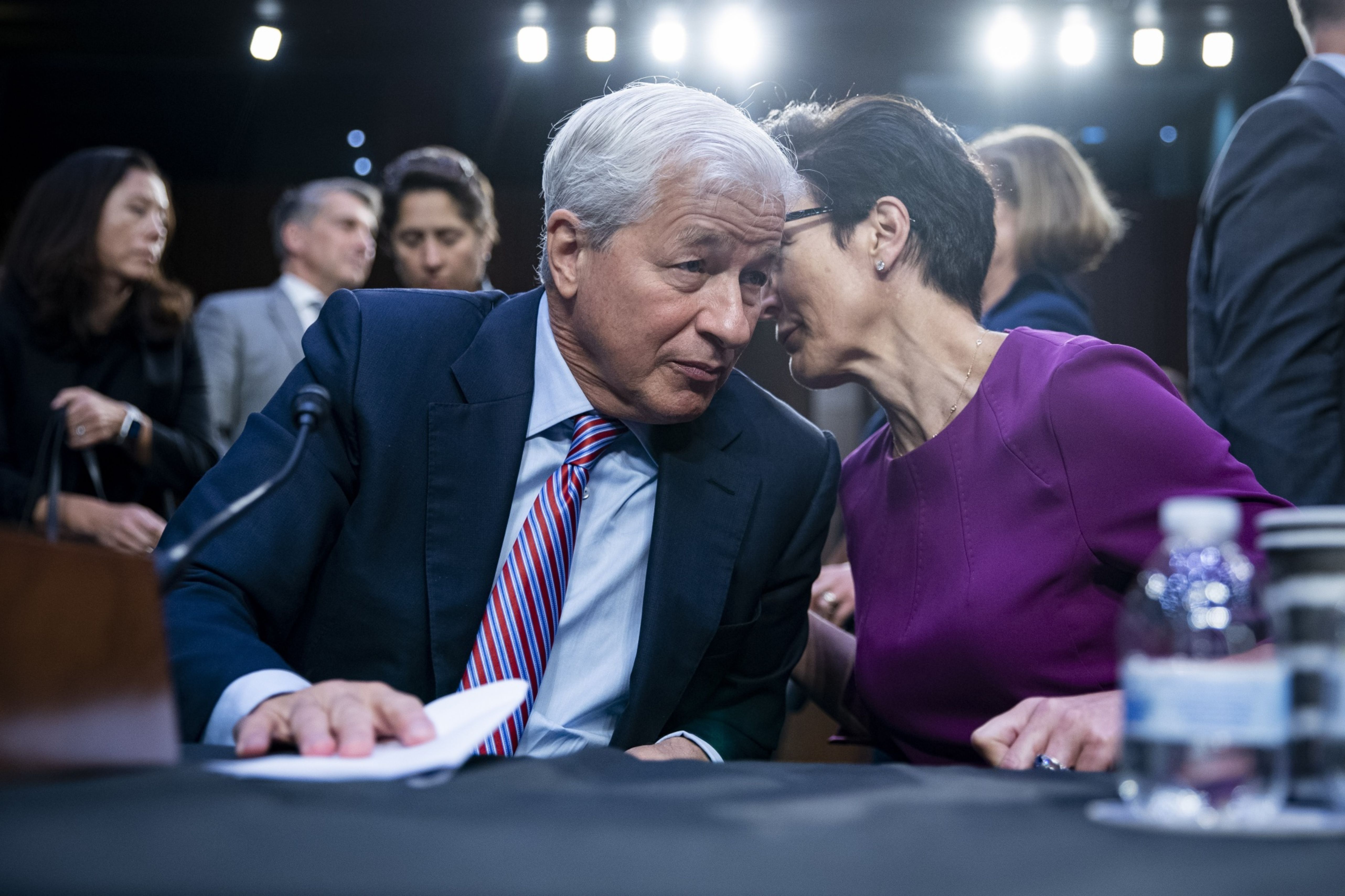 U.S. quietly asks banks to keep some ties with Russia, even as Congress balks - Vimarsana News