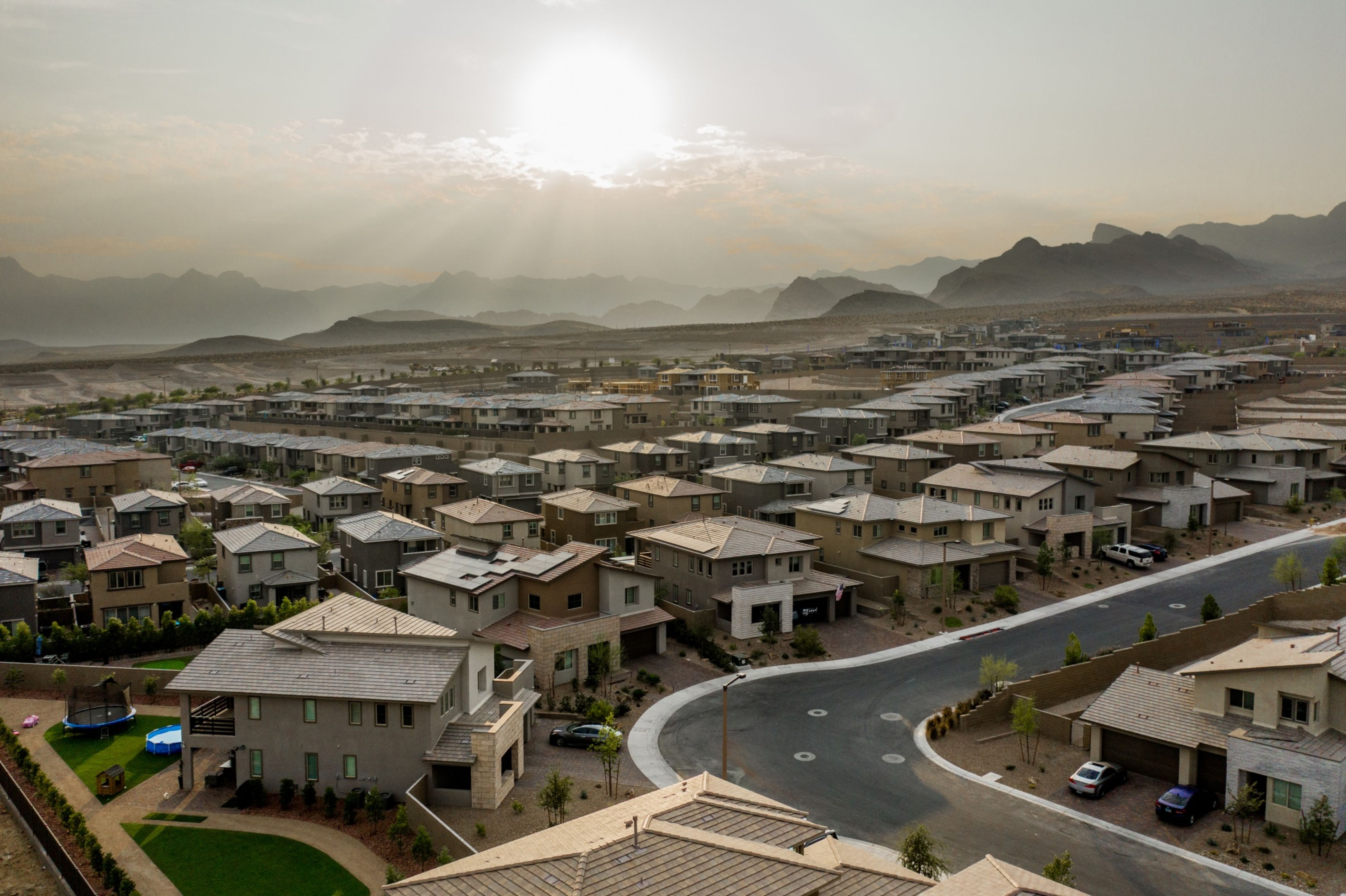 HELOC volumes are surging as refinances fall: TransUnion - Vimarsana News