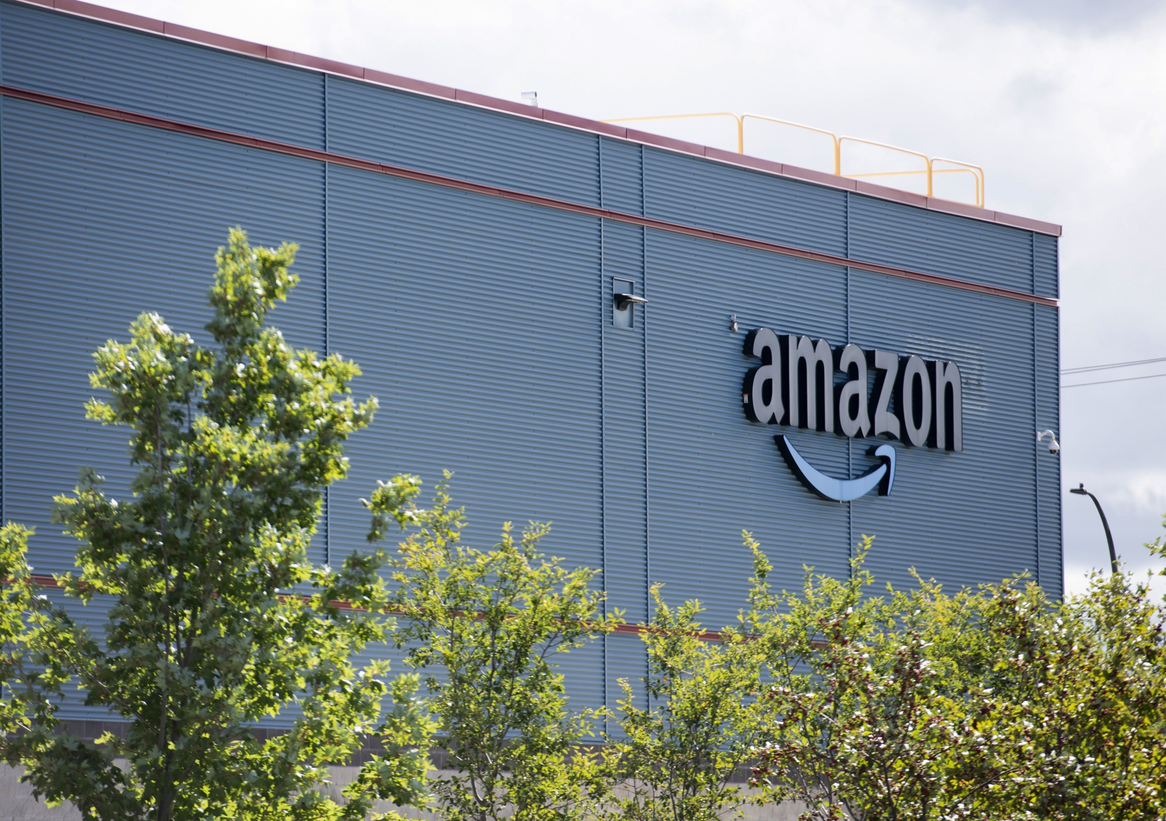 Amazon partners with Lendistry to expand small-business loan program - Vimarsana News