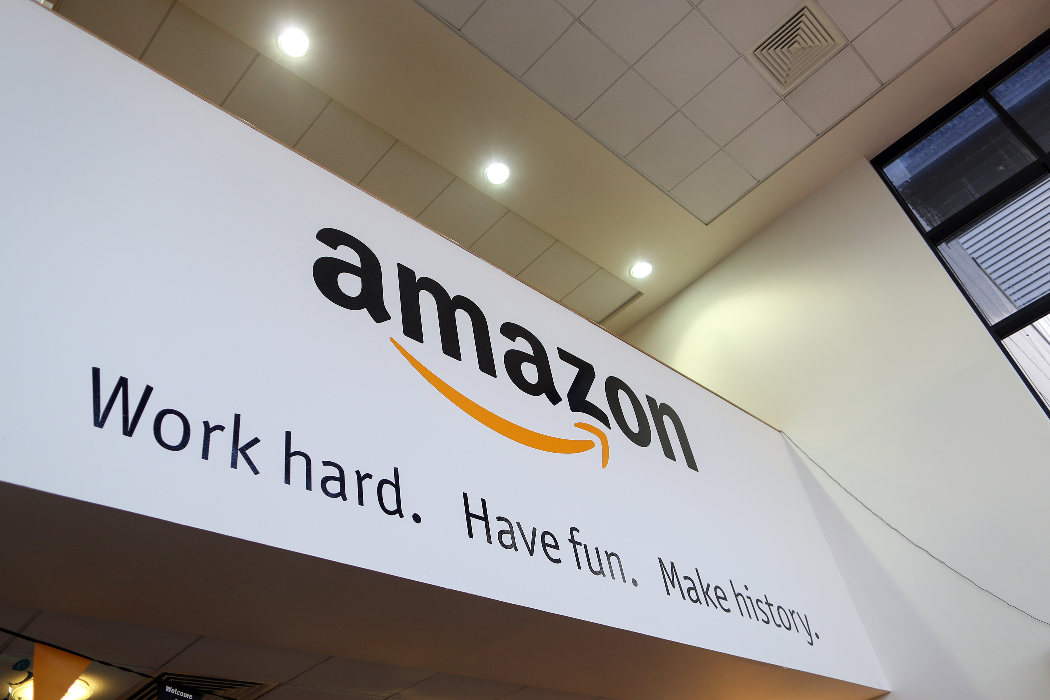 California Treasurer backs lawsuit against Amazon tax break - Vimarsana News