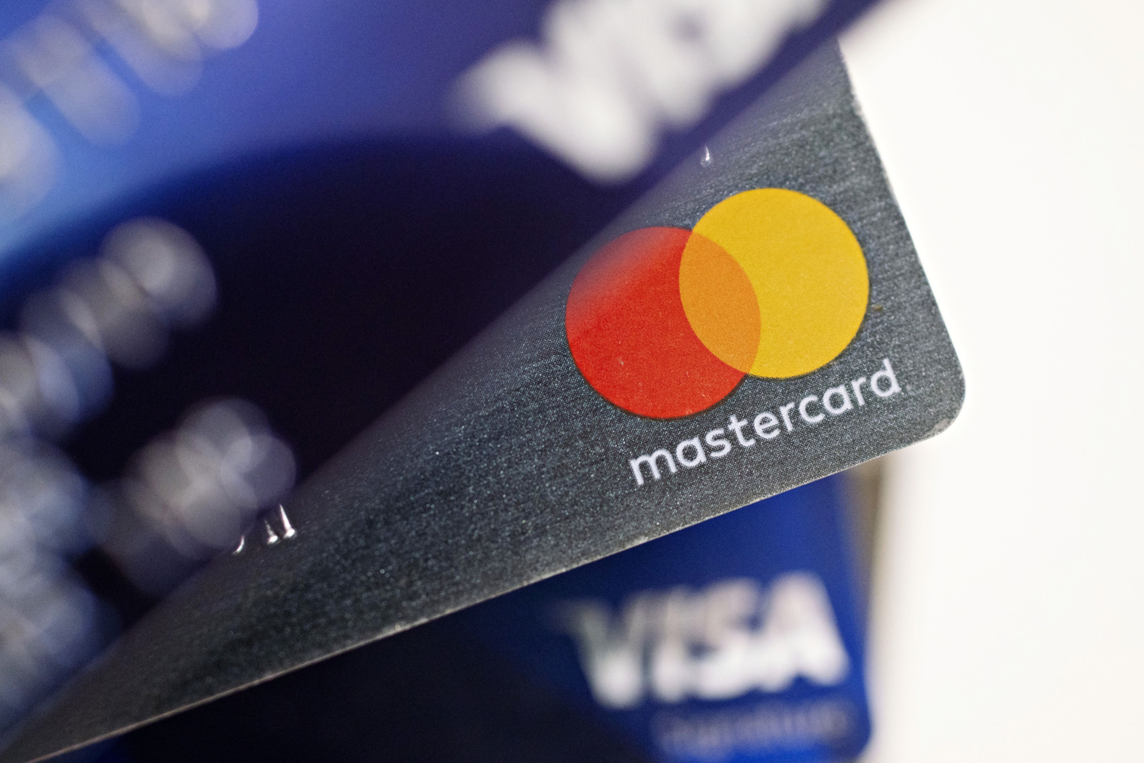 Fed's latest rate hike to cost credit card holders $5.1 billion: WalletHub - Vimarsana News