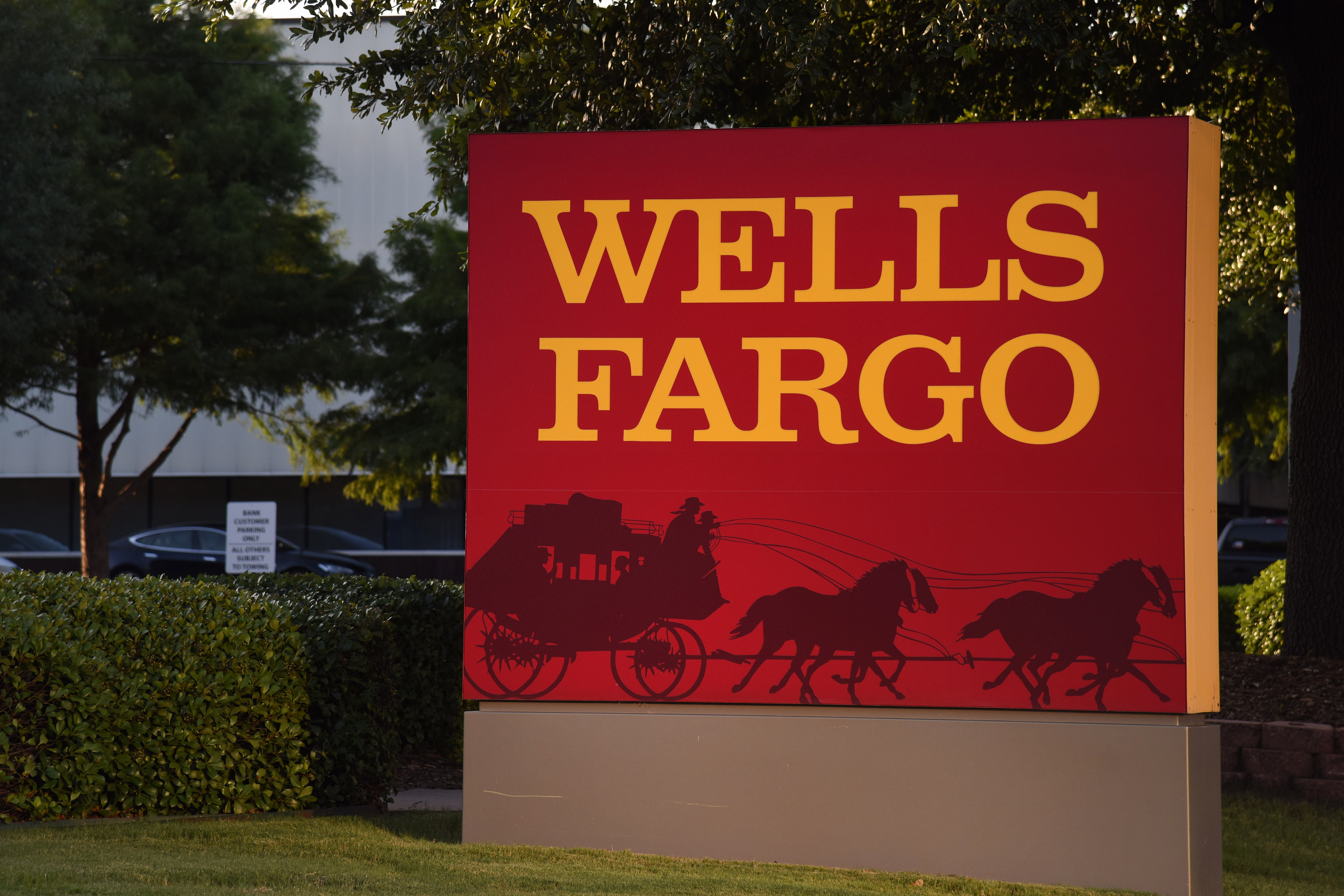 Wells Fargo's regional cuts send mixed signals to advisors - Vimarsana News