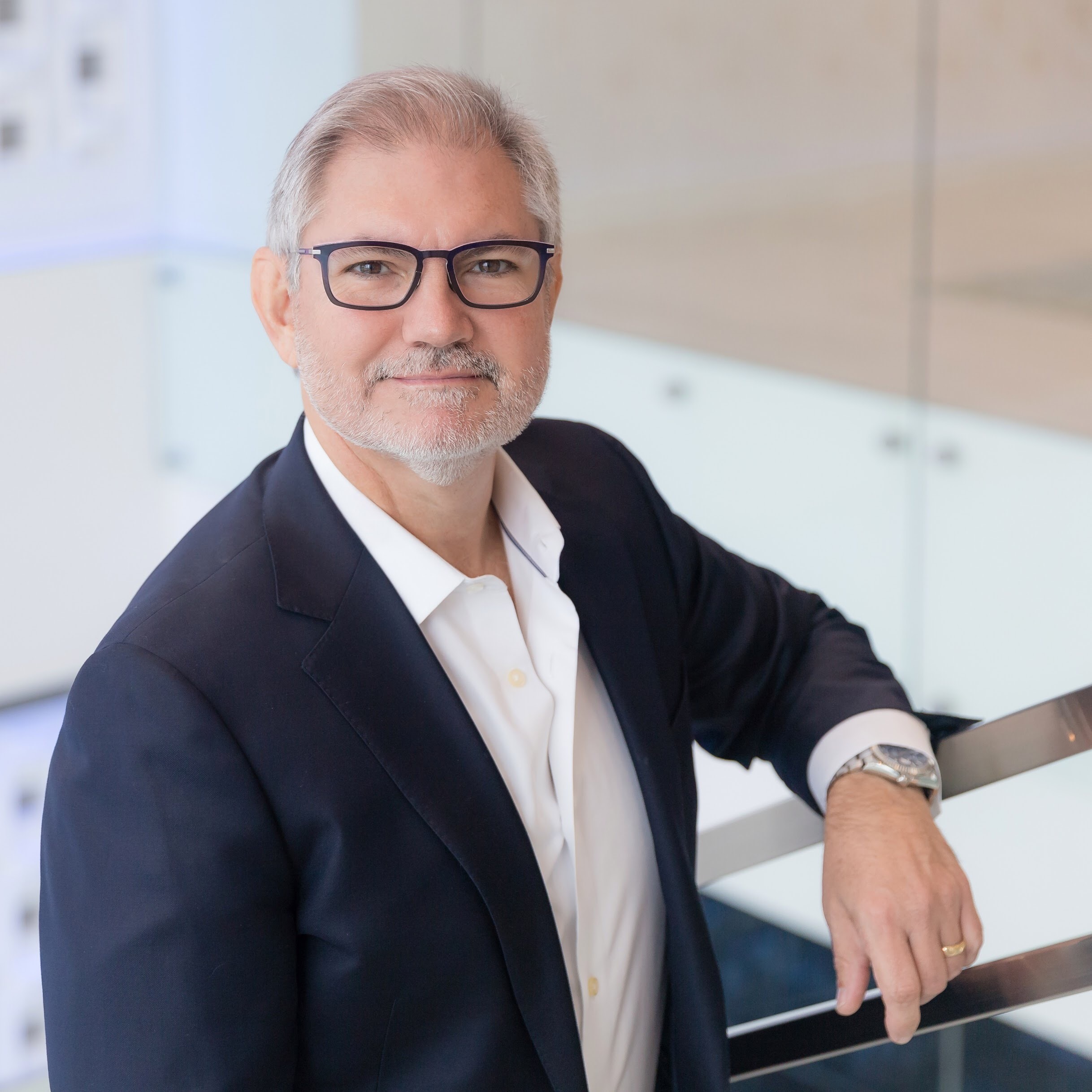 How Alex Carriles attracted Gen Z to Simmons Bank - Vimarsana News