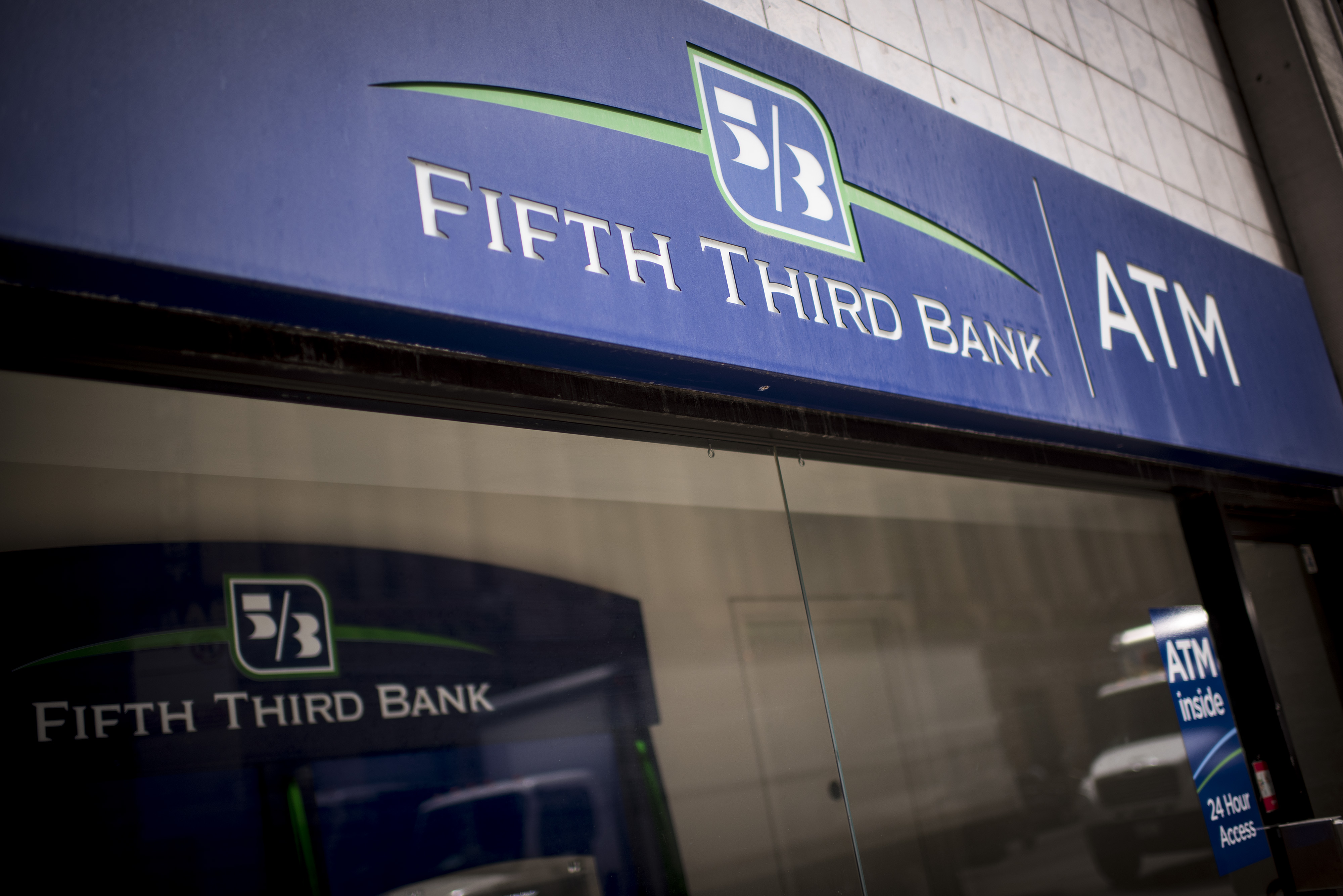 Fifth Third forecasts lighter growth in 'slow grind' recession - Vimarsana News
