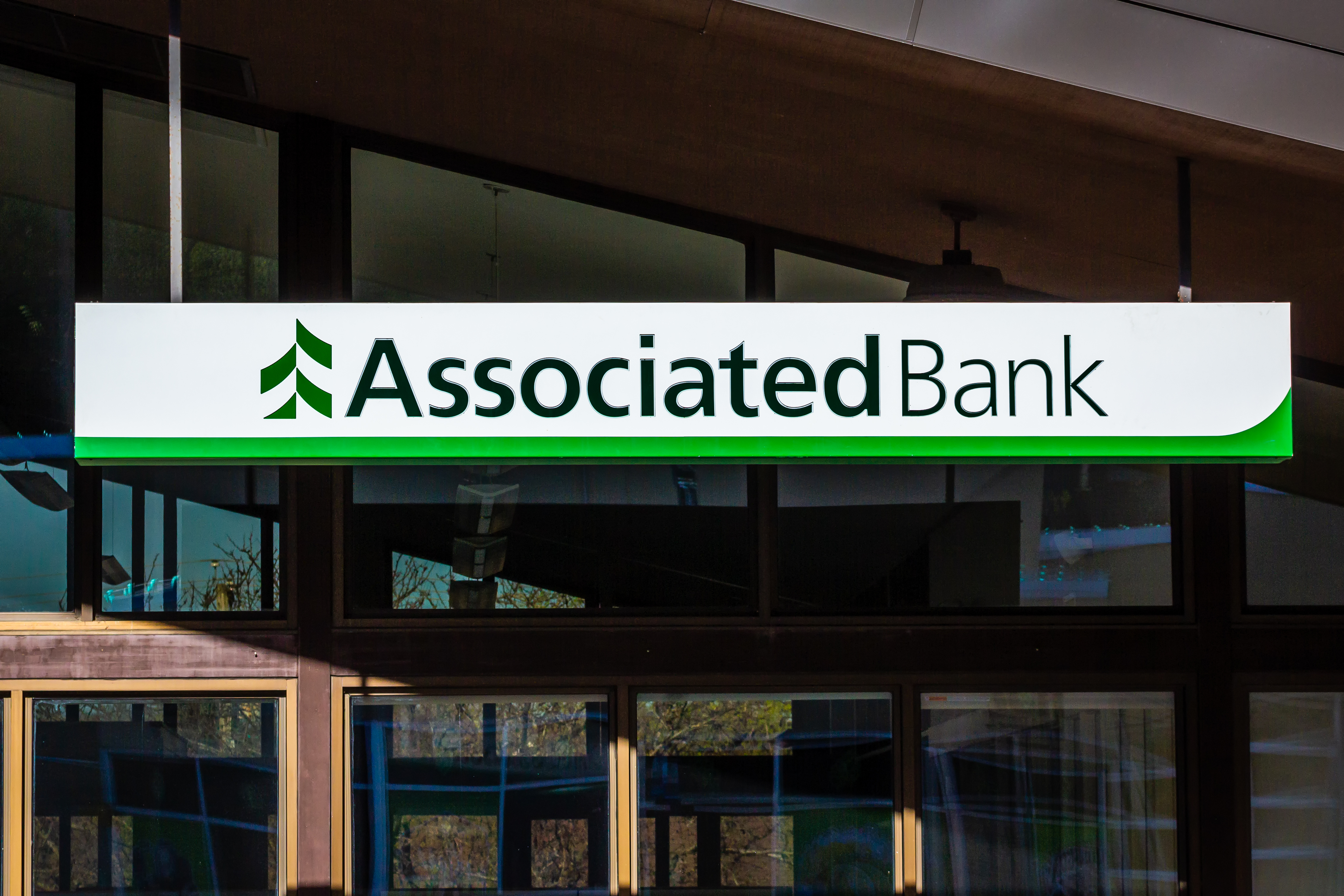 Associated Banc-Corp recruits two Huntington executives for top posts - Vimarsana News