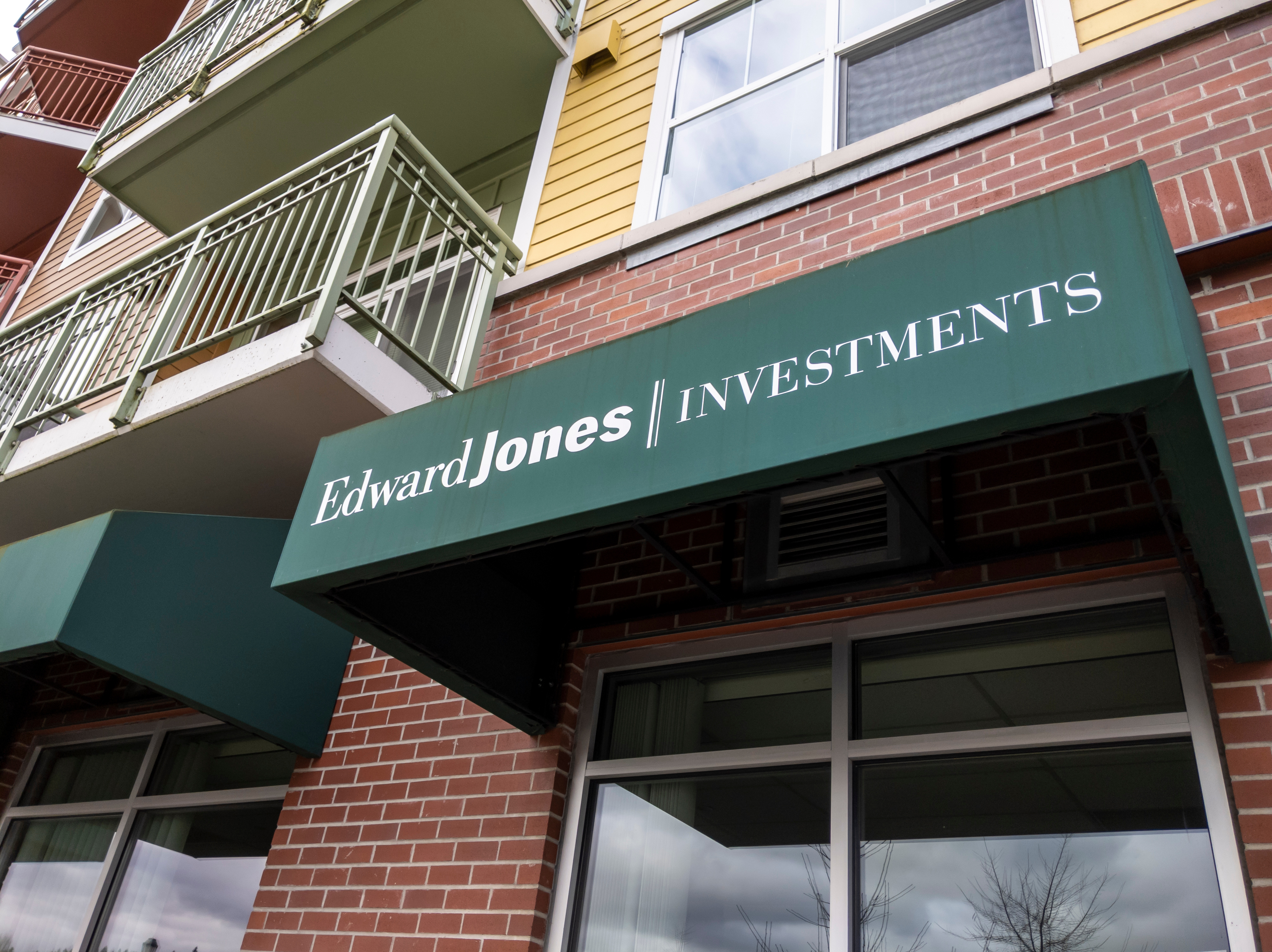 Edward Jones abandons plan to open industrial bank - Vimarsana News