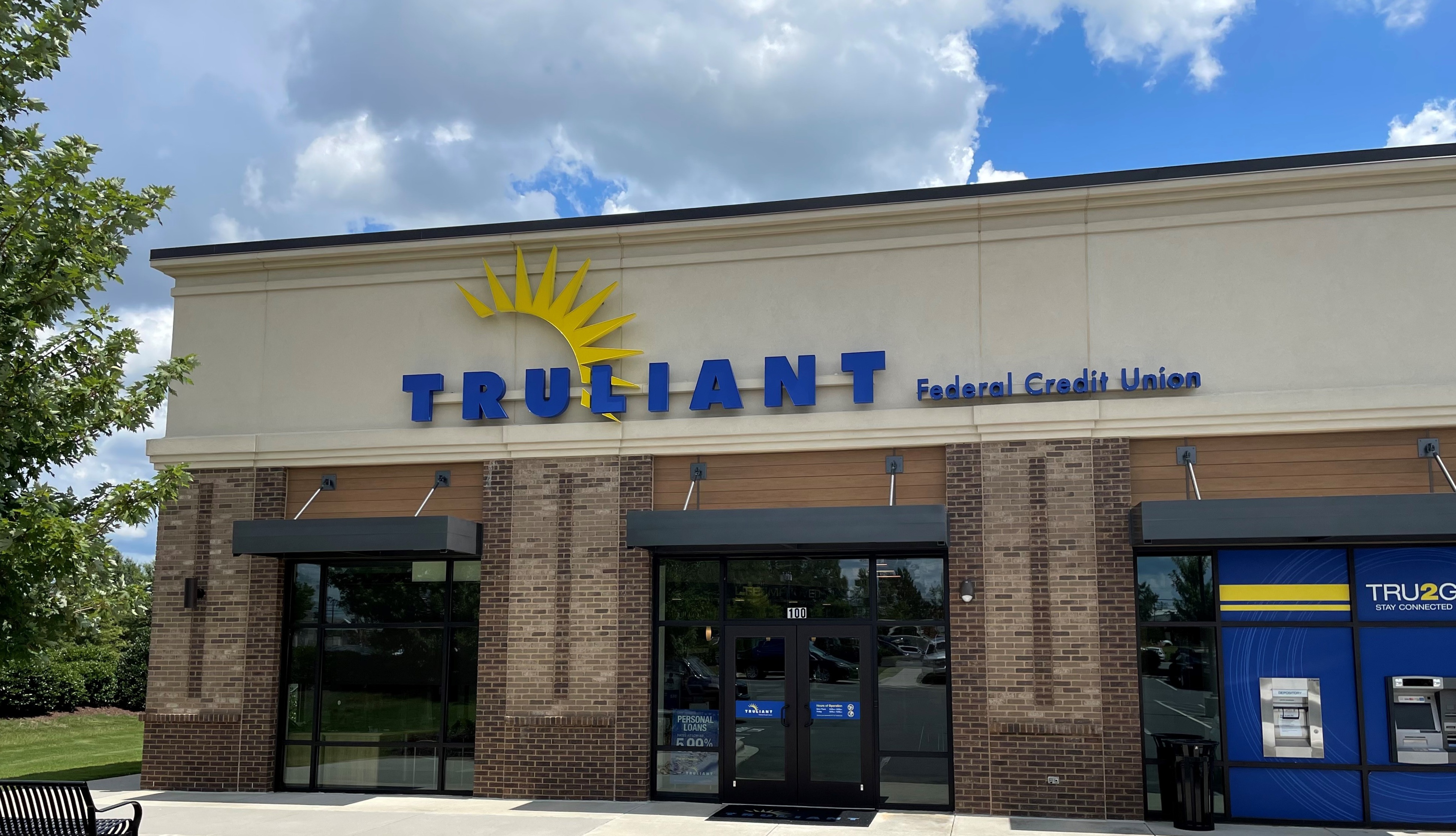 As banks shutter branches, credit unions continue to build - Vimarsana News