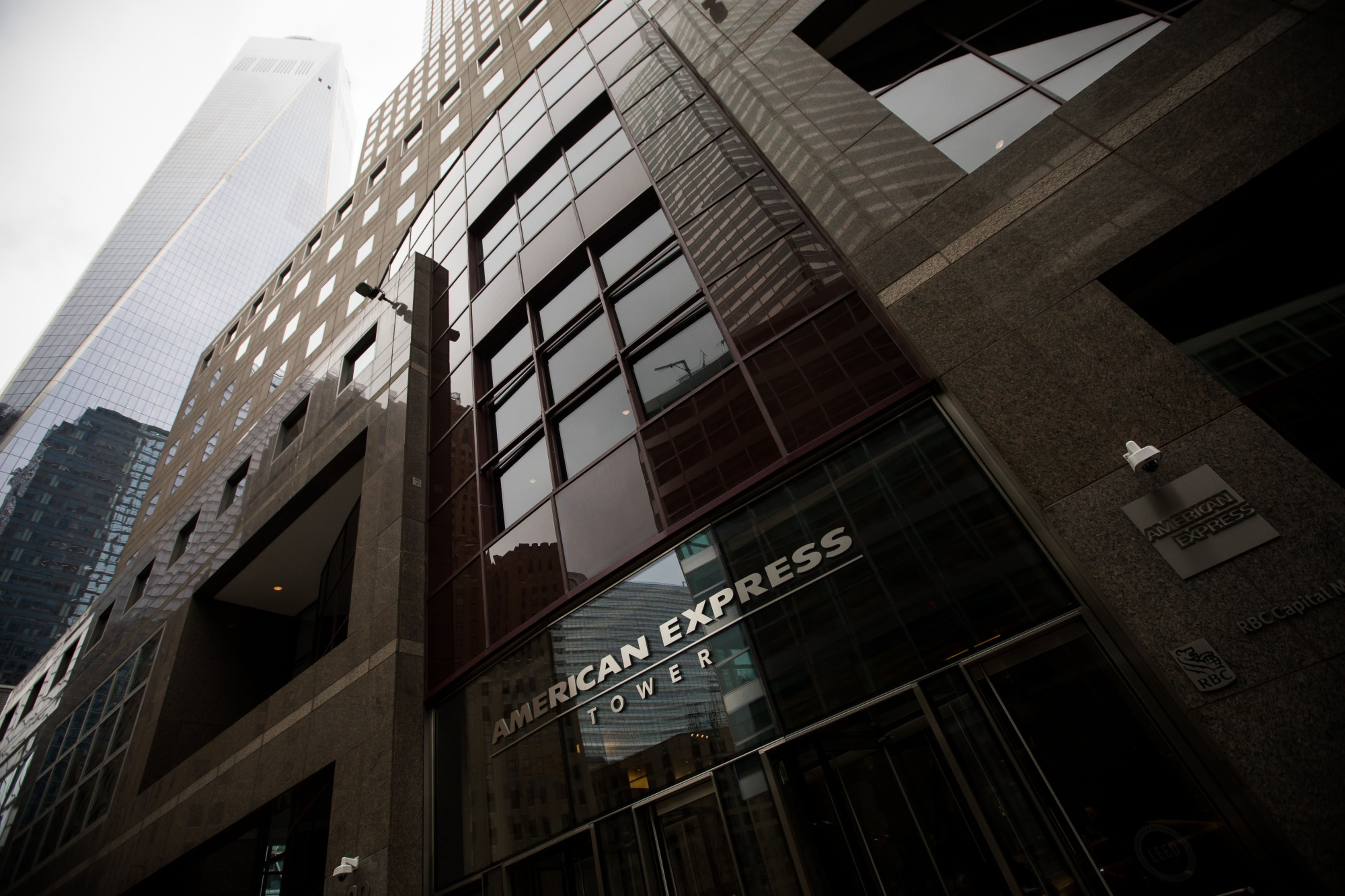 Amex postpones return to U.S. offices as omicron variant spreads - Vimarsana News