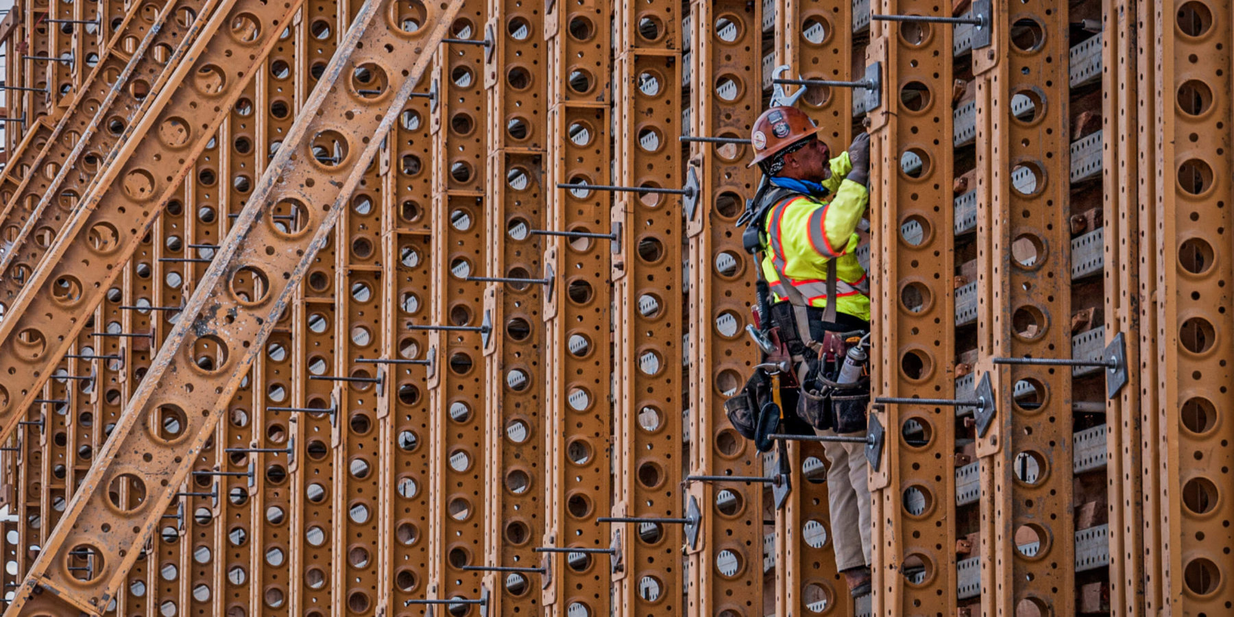 California lawmakers urged to release bond funds for state's rail project - Vimarsana News
