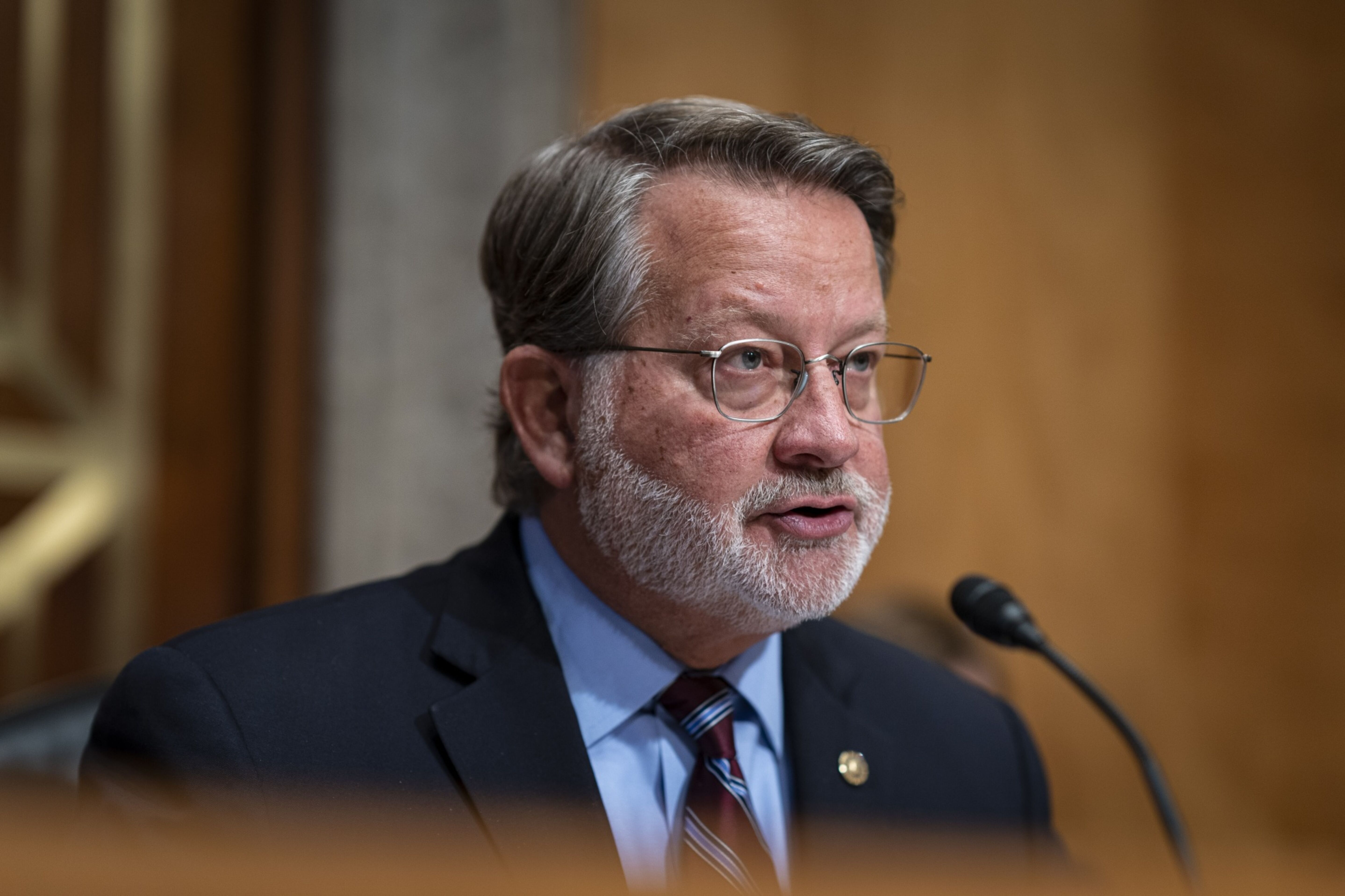 Senate panel examines how to boost federal grant access for small communities - Vimarsana News