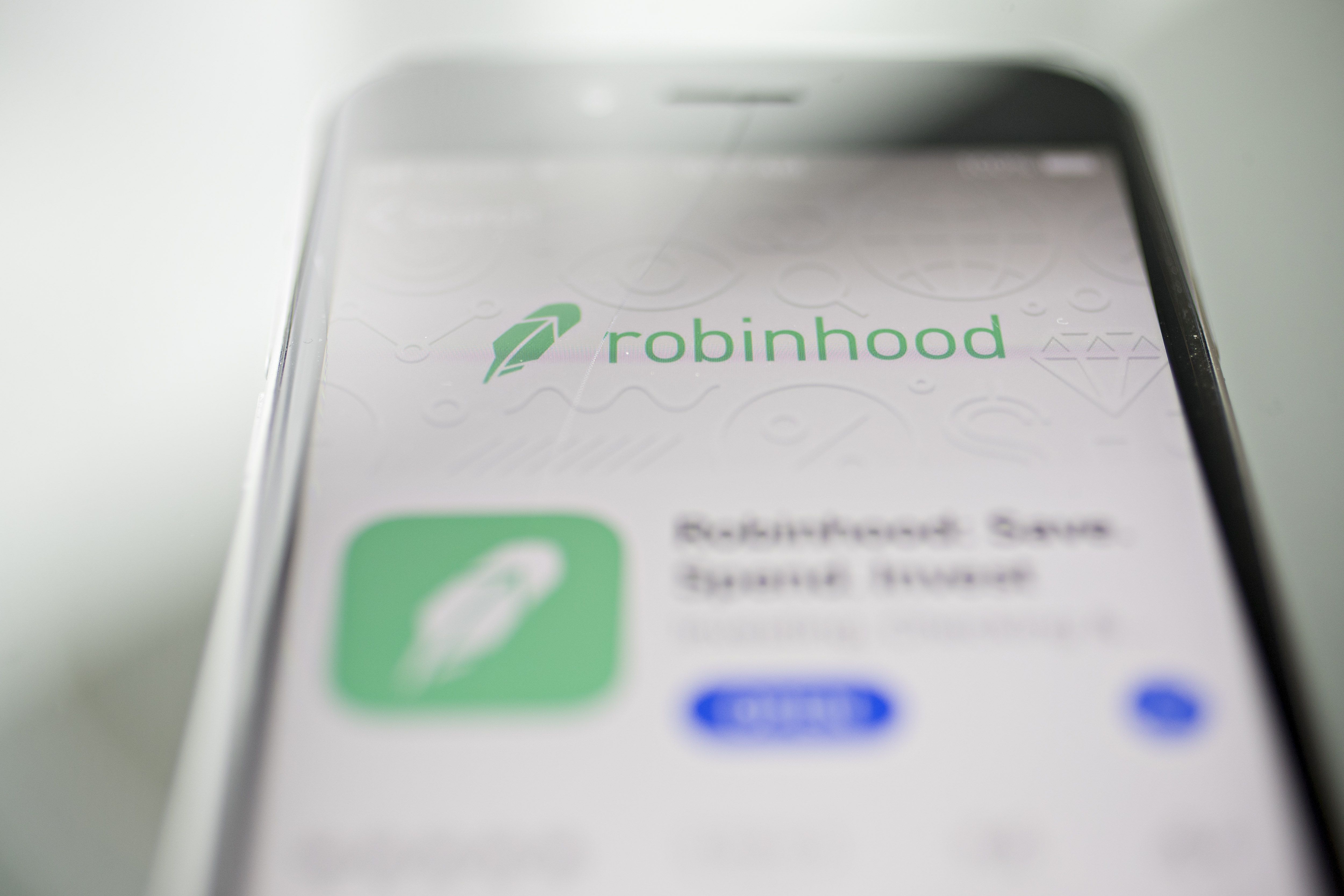 Financial advisors hope new Robinhood IRAs will make young, gig workers think differently about retirement saving - Vimarsana News