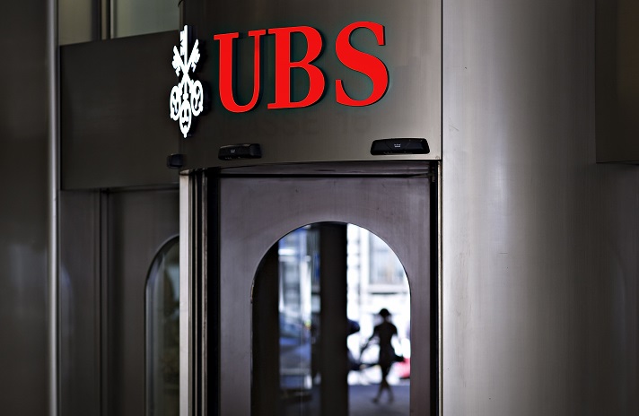 UBS hires 2 Merrill advisor teams with over $1.6 billion - Vimarsana News