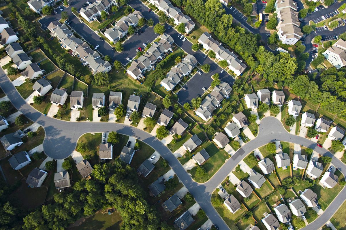 Zillow climbs after advertising revenue tops estimates - Vimarsana News
