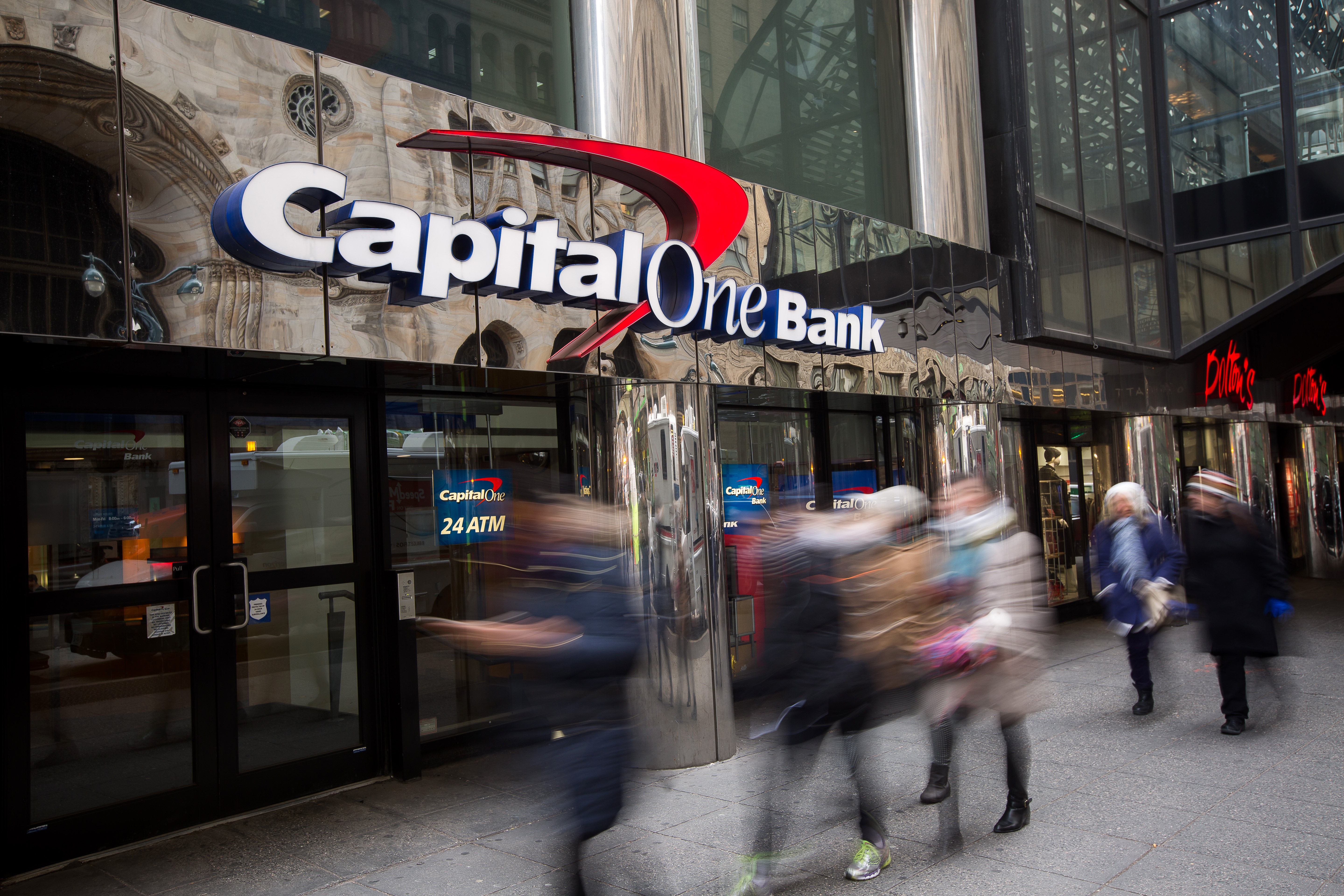 Capital One presses on with credit card marketing blitz - Vimarsana News