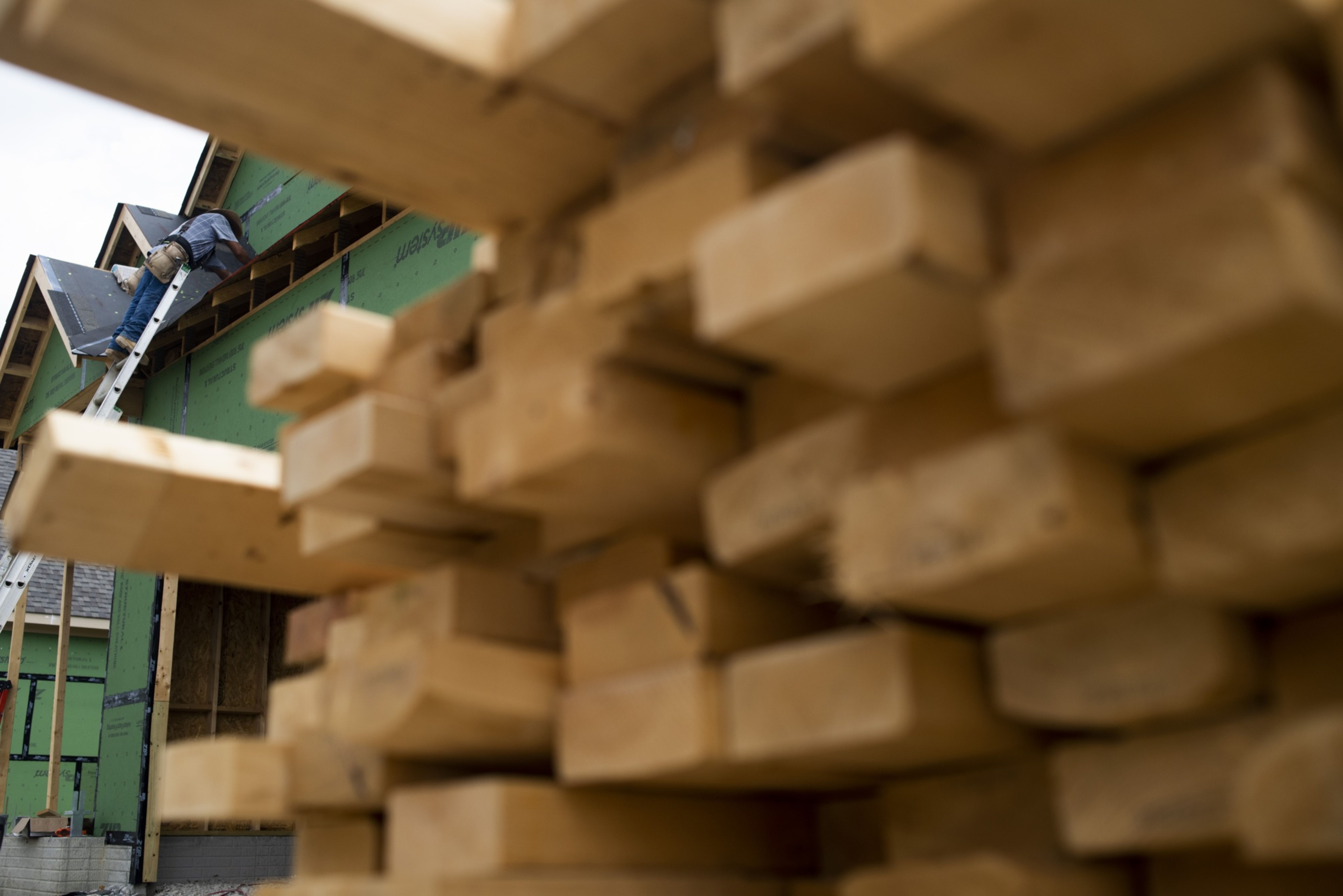 Lumber surges anew as supplies shrink ahead of building season - Vimarsana News