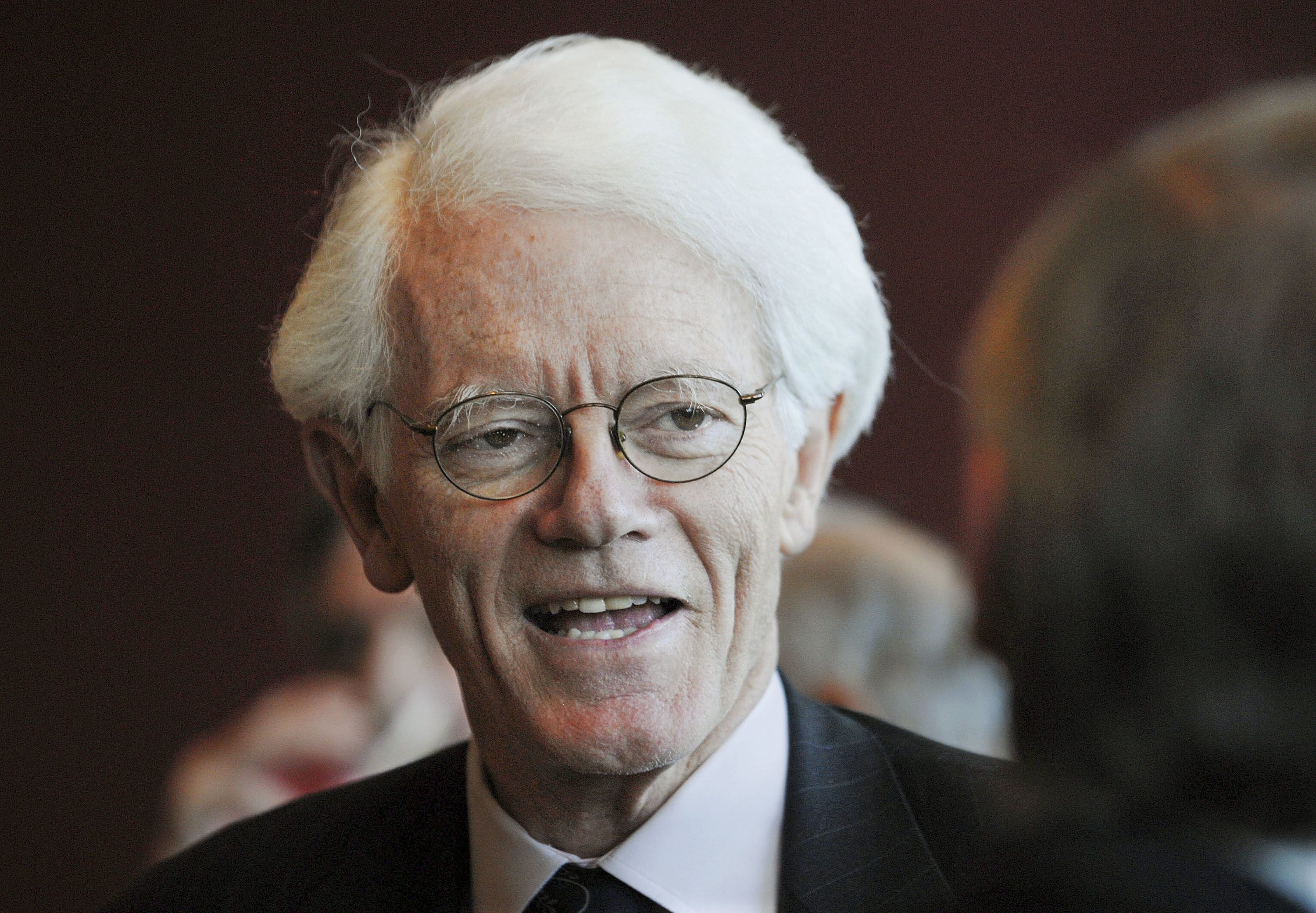 Peter Lynch says all-in on passive investing is all wrong - Vimarsana News