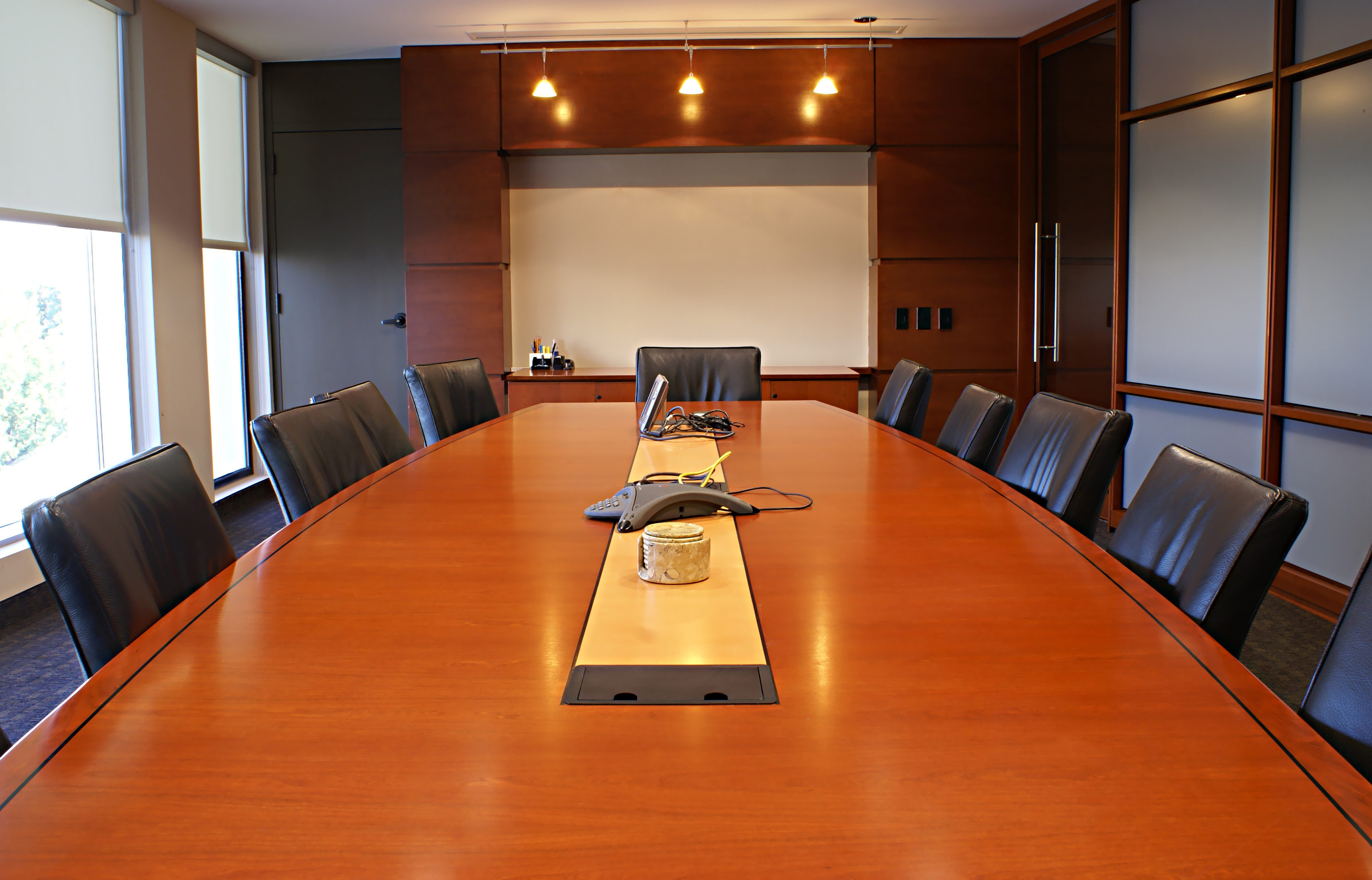 Activist investor calls for new leadership at California community bank - Vimarsana News