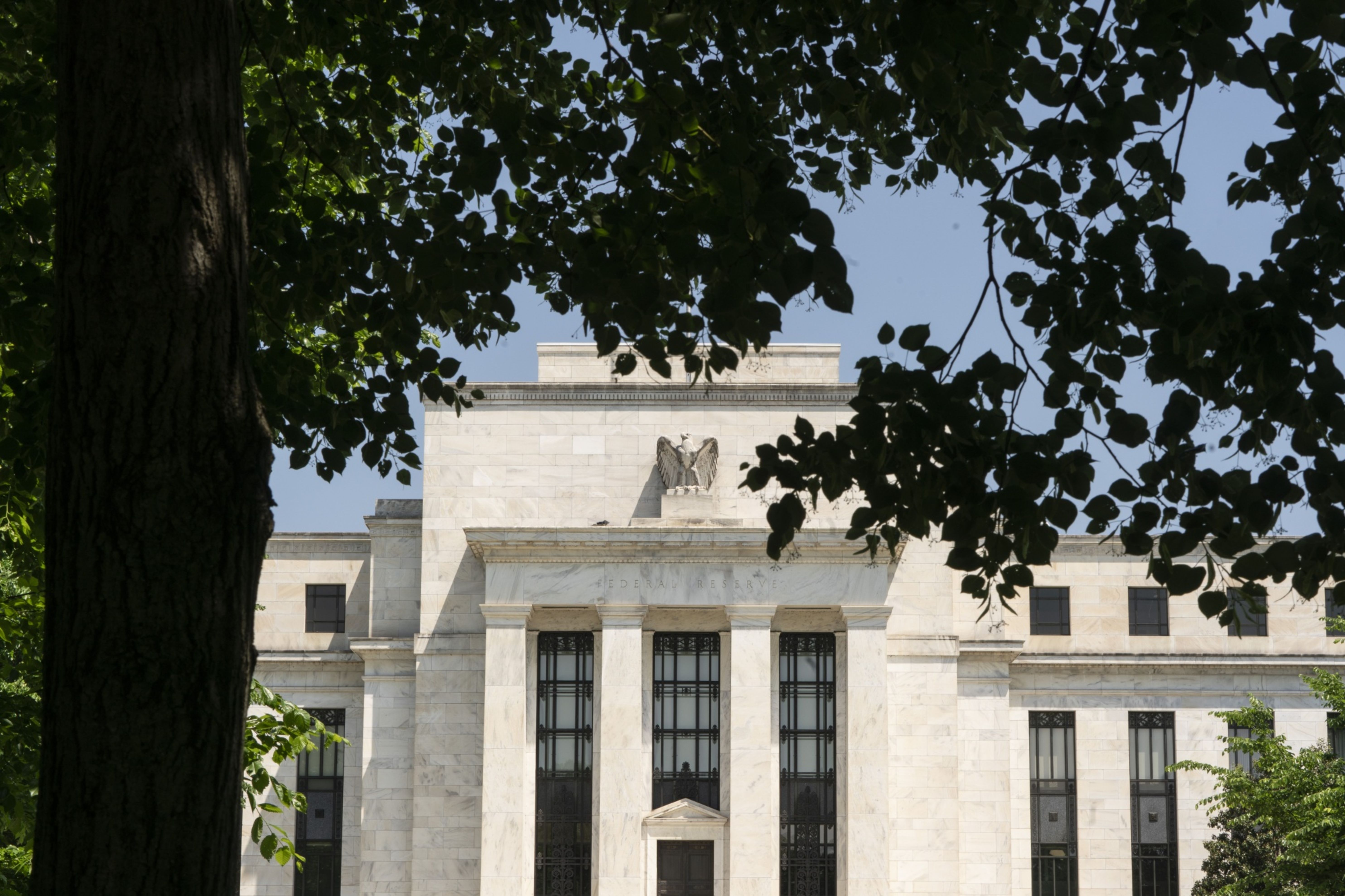 Fed facility tops $2 trillion as investors scramble to park cash - Vimarsana News